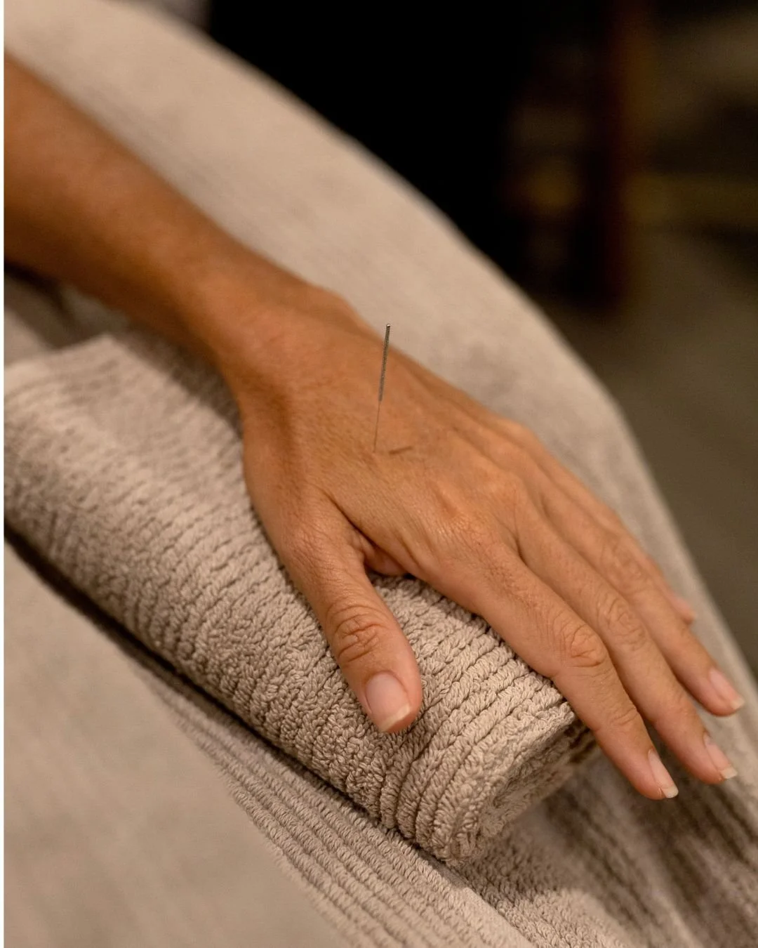 One needle? Prepare to be mind blown 🤯

I too was sceptical. But I experienced it for myself, and the feedback rolling in replicates what I felt and what we are taught to expect.

More isn't necessarily better in Chinese medicine. It's about using t