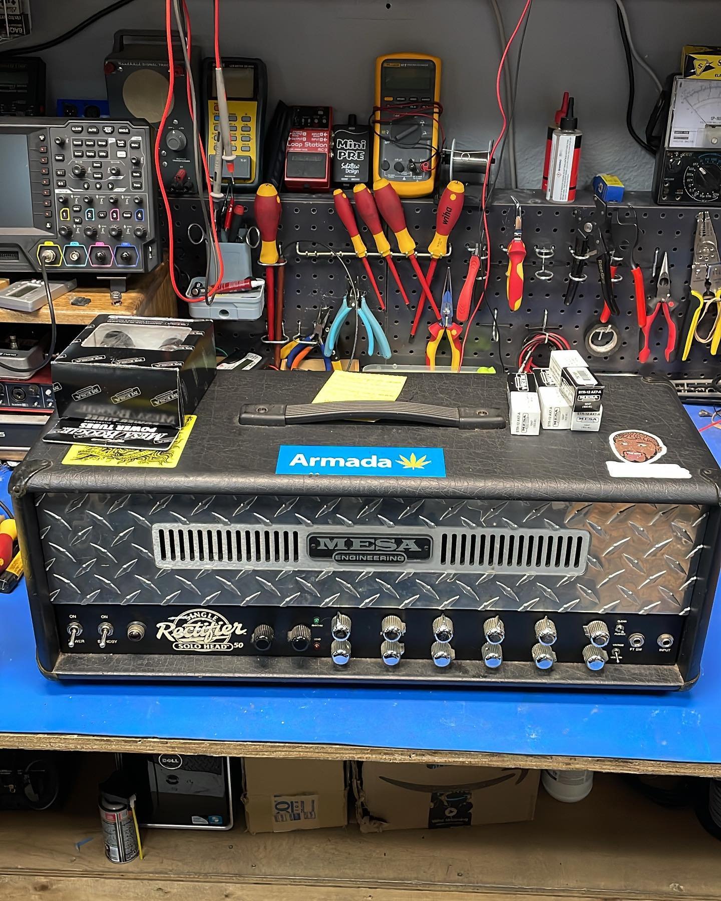 Mesa Single Rec Solo head up and running again! This one&rsquo;s got hand wired tube sockets in stalled for long term stability!

#GoldToneWorkshop #VintageGuitar #VintageAmps #Guitartech #Guitarrepair #luthier #AmpRepair #Amptech #AmpShop #VintageGe