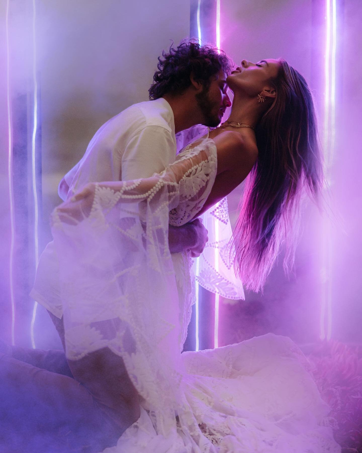 Ahhh we made it to @EngagedLife 💫 ⁣⁣
⁣⁣
Check out the full story on their blog (link in bio) ⁣⁣and feature on their page!!! 🤘🏼
⁣⁣
📸Content day host:⁣⁣ @oak_img 
Neon backdrop:⁣⁣ @wildhorsedesignco 
Bridal boutique:⁣⁣ @aandbe_sacramento 
Wedding g
