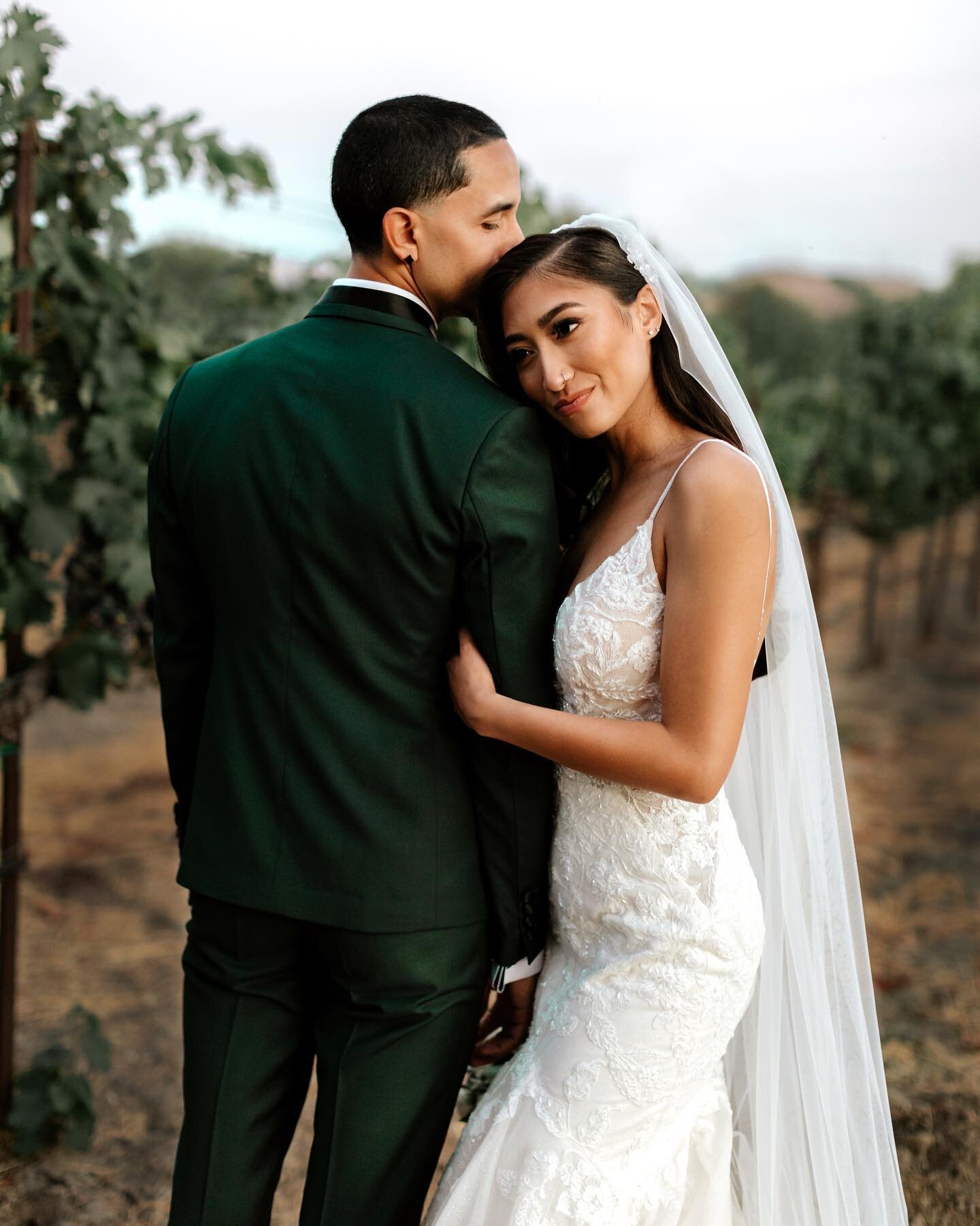 What today needs is a little bit of green tones, a gorgeous couple, some glam, a rustic vineyard, and a cozy back seat of a vintage car. This ought to do it!