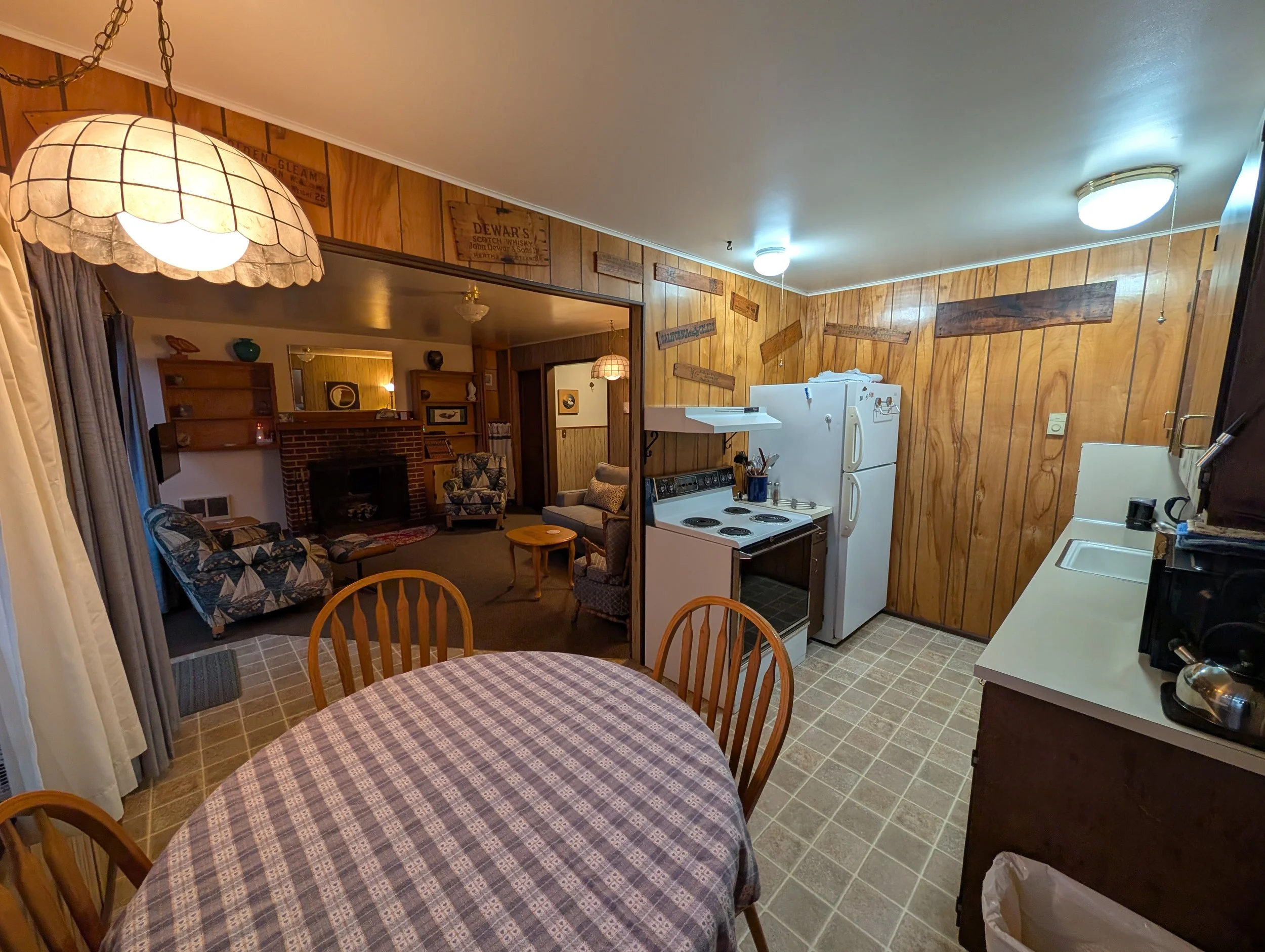 Sea Vista's kitchen area facing northeast. Of note are the fridge and oven.

(Image taken on 11/5/2025 using 0.5x magnification)