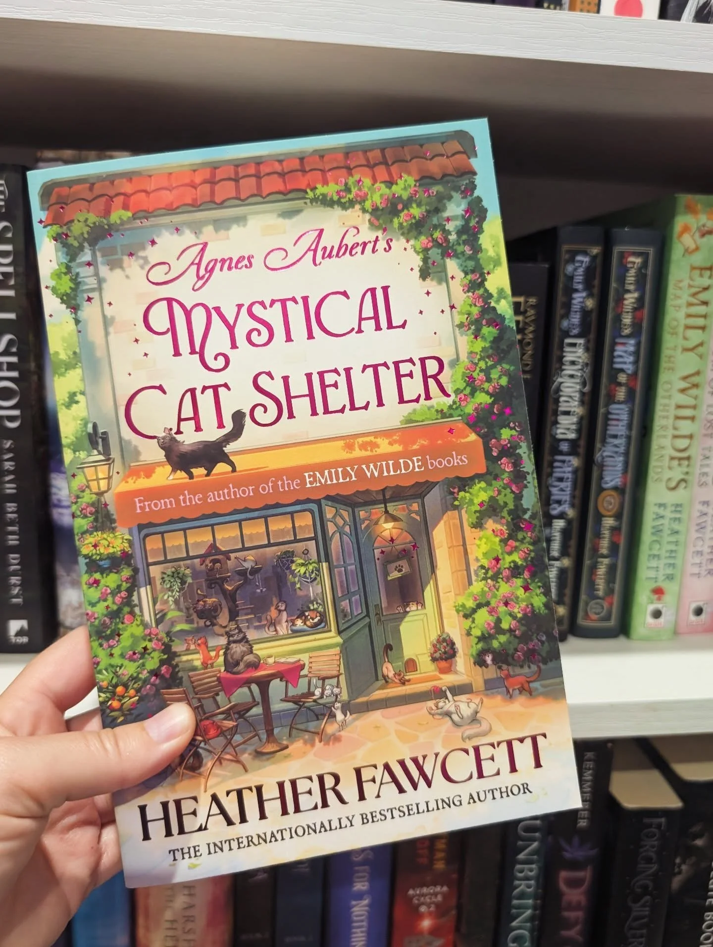 📚Last night I went to the annual NT Writer's Centre member drinks held at my favourite local bookshop, @the_bookshop_darwin ! @ntwriterscentre

It was a great chance to catch up with other Darwin writers and meet some new people. 

Of course, I coul