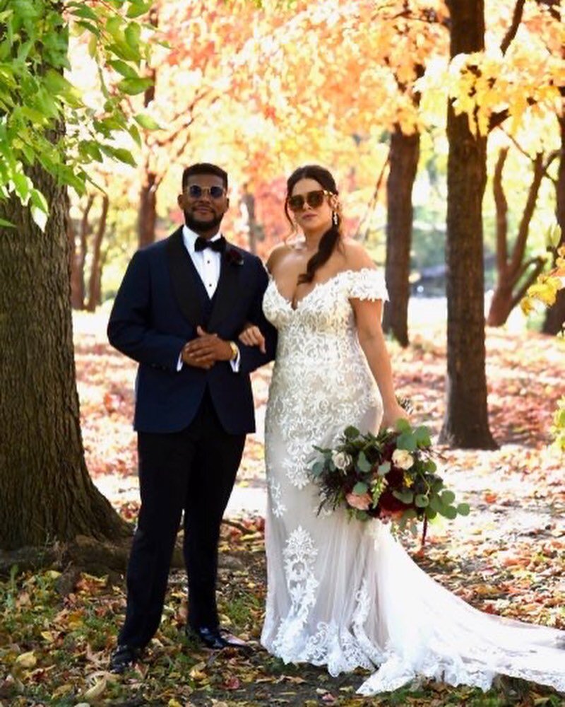 Wedding photo goals! 😎🙌
We absolutely love seeing pictures of your special day, or your jewelry in action! Tag us with @gvjewelers #mygvjewelry to share! 

Thank you to Deon &amp; Gwynne for these gorgeous pics, and congratulations! 🍾

#mygvjewelr