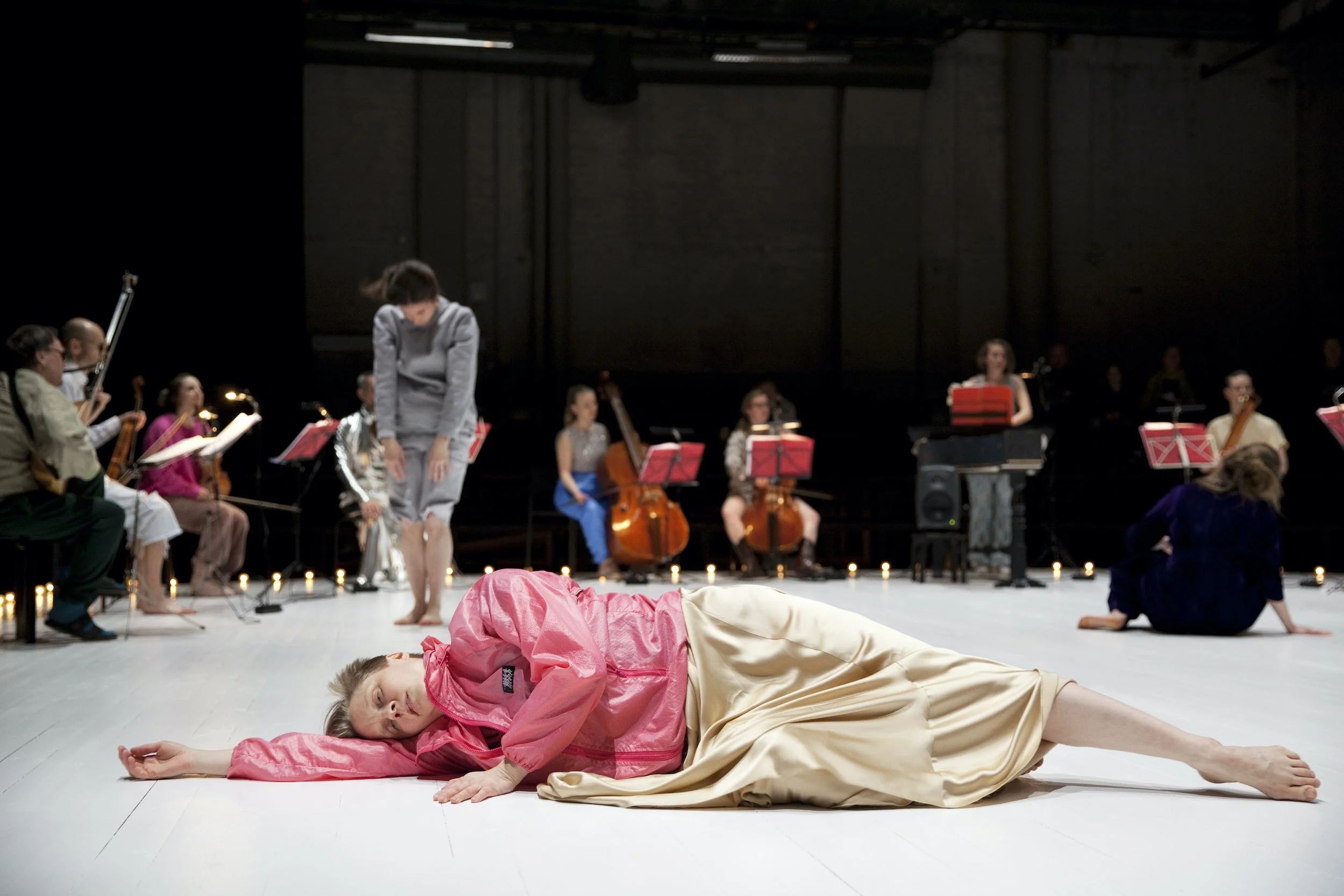 Anna Mustonen & Marianna Henrikson: Maria-vesper (Zodiak Center for New Dance 2018) photo Kristiina Männikkö