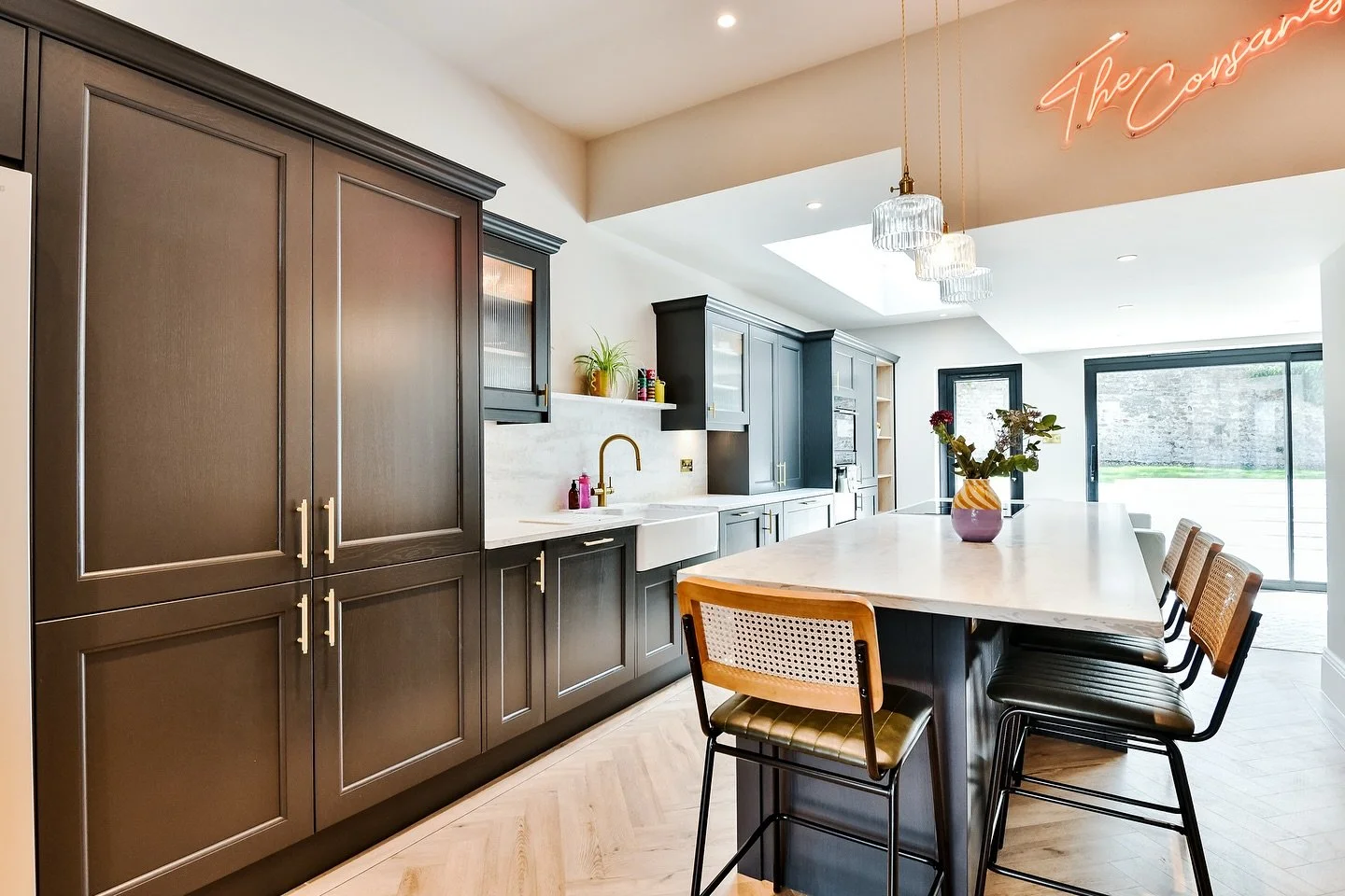 3 Kitchens, 3 styles! Which one is your favourite style? 

1 - Modern
2 - Classic
3 - Minimal 

We love seeing how renovations transform the way people live in their homes, and the kitchen is often at the heart of it.
______________________
Design: @