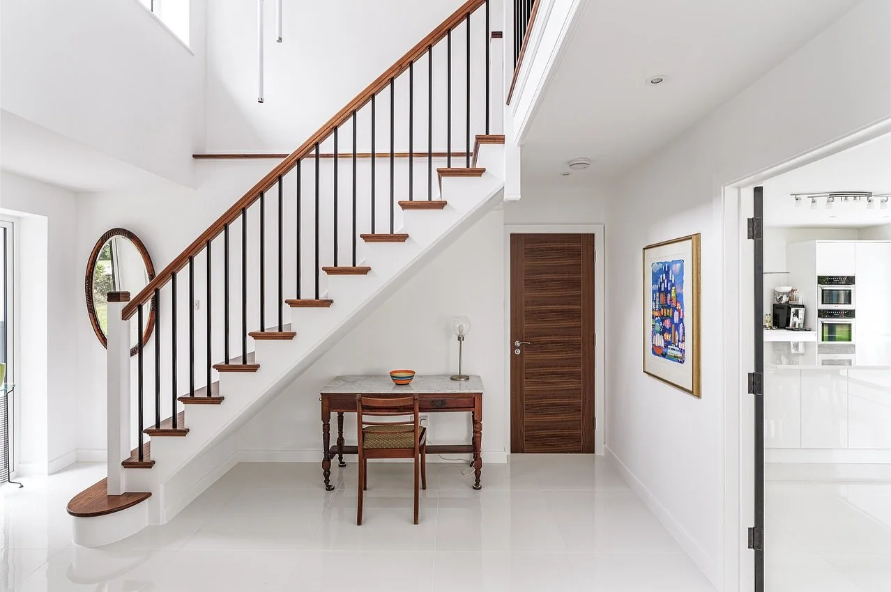 ✨ The entrance hallway of a recently completed project in East Preston ✨

Walking through the front door now feels completely different; the whole entrance has opened up into a bright, airy hallway. The new crittall-style doors instantly pull your ey