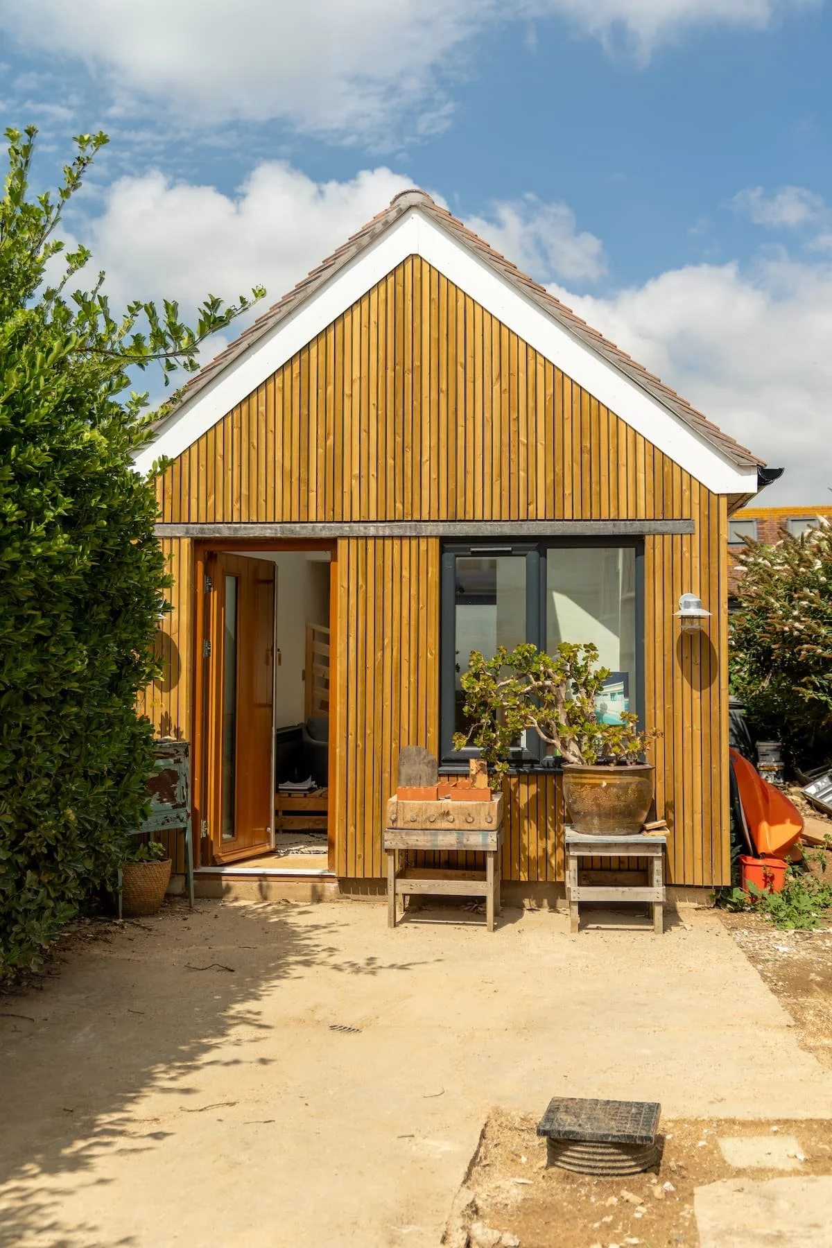 contemporary-garage-conversion-timber-exterior.jpg