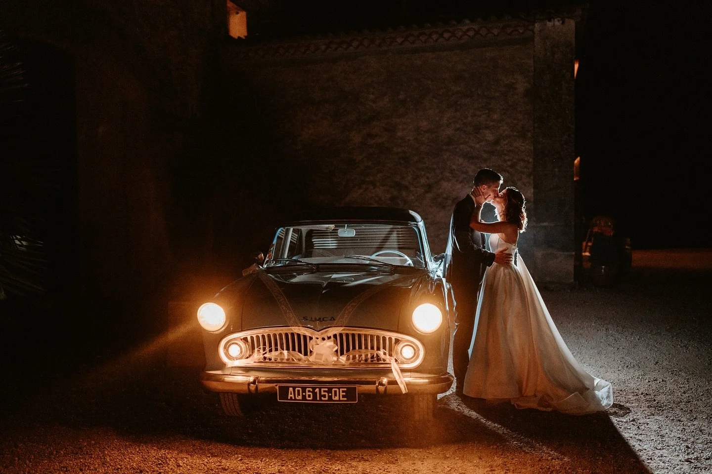 Laura &amp; Jannik ❤️

Quelques photos de nuit, lors de ce magnifique mariage r&eacute;alis&eacute; dans le Sud, au @domaine_de_l_ale 

#mariage #photographemariage #weddingphotographer #domainedelale #mariage2026 #mariage2027 #bridetobe #photographe