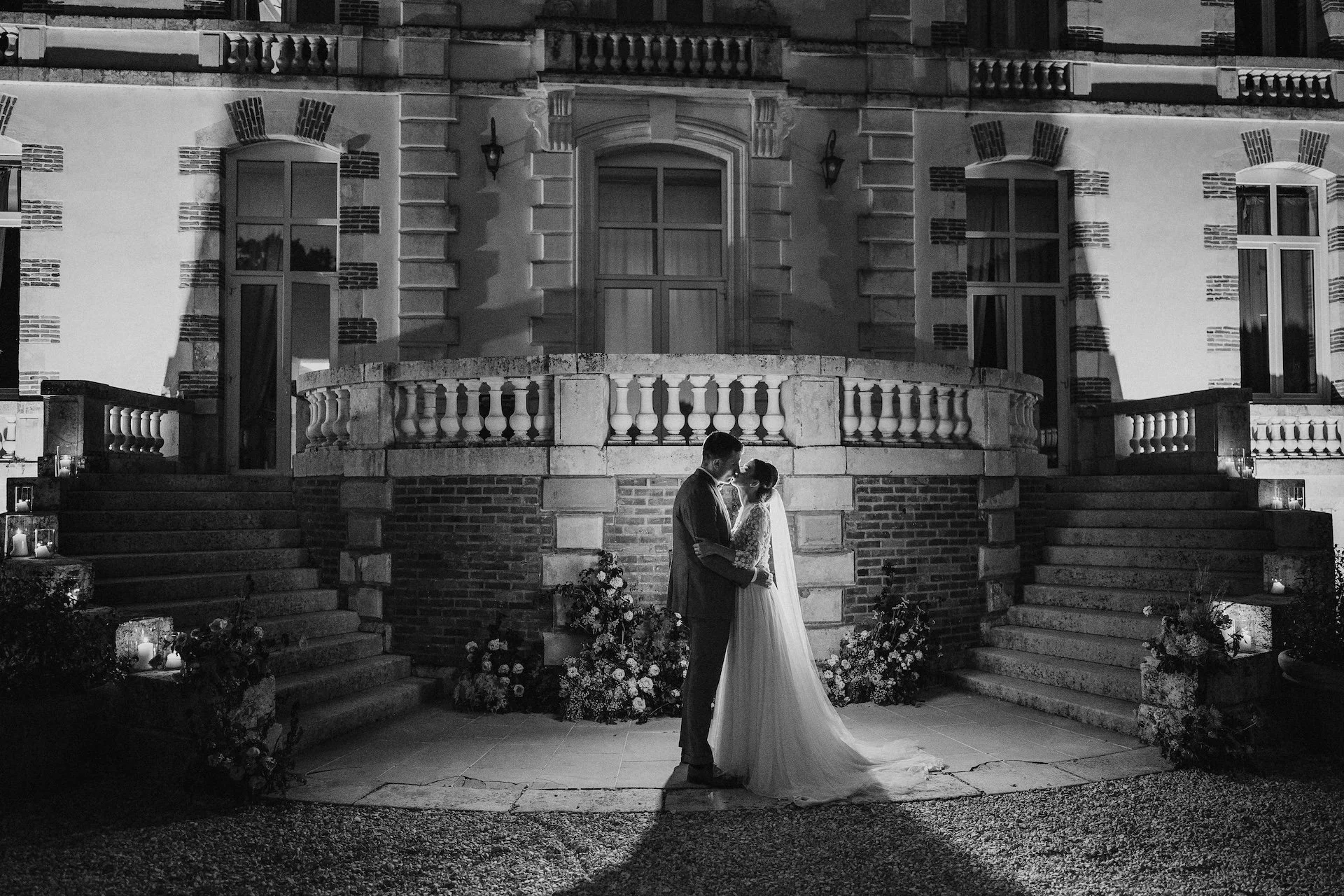 Photographe et vidéaste de mariage travaillant en duo lors d'un mariage, Stéphane Joly et son partenaire vidéaste