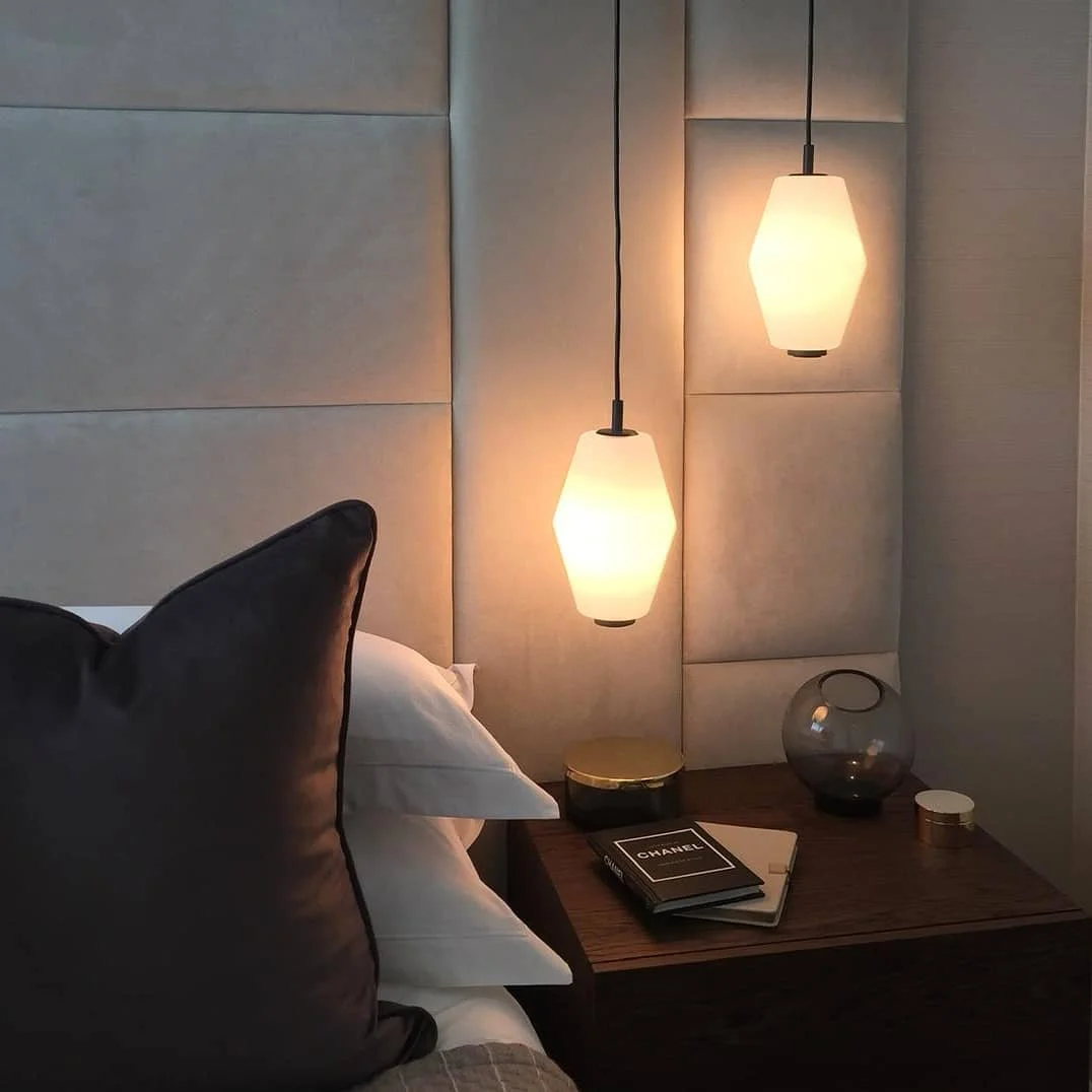 Sunday inspiration 🌟 Bespoke headboard and bedside pendant lighting for a London City Apartment ✨

#interiordesign #interiordesigner #interiorstyling #interior #interiordecorating #interiors #interiorstyling #interiordecor #interiorinspo #interiorin