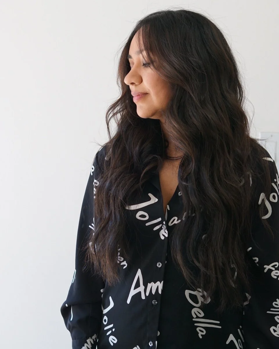 Brunette 
+ 2 rows  of 22&rdquo;

Ready to elevate your look? 
Schedule your consultation appointment.

DM or simply click link in bio.