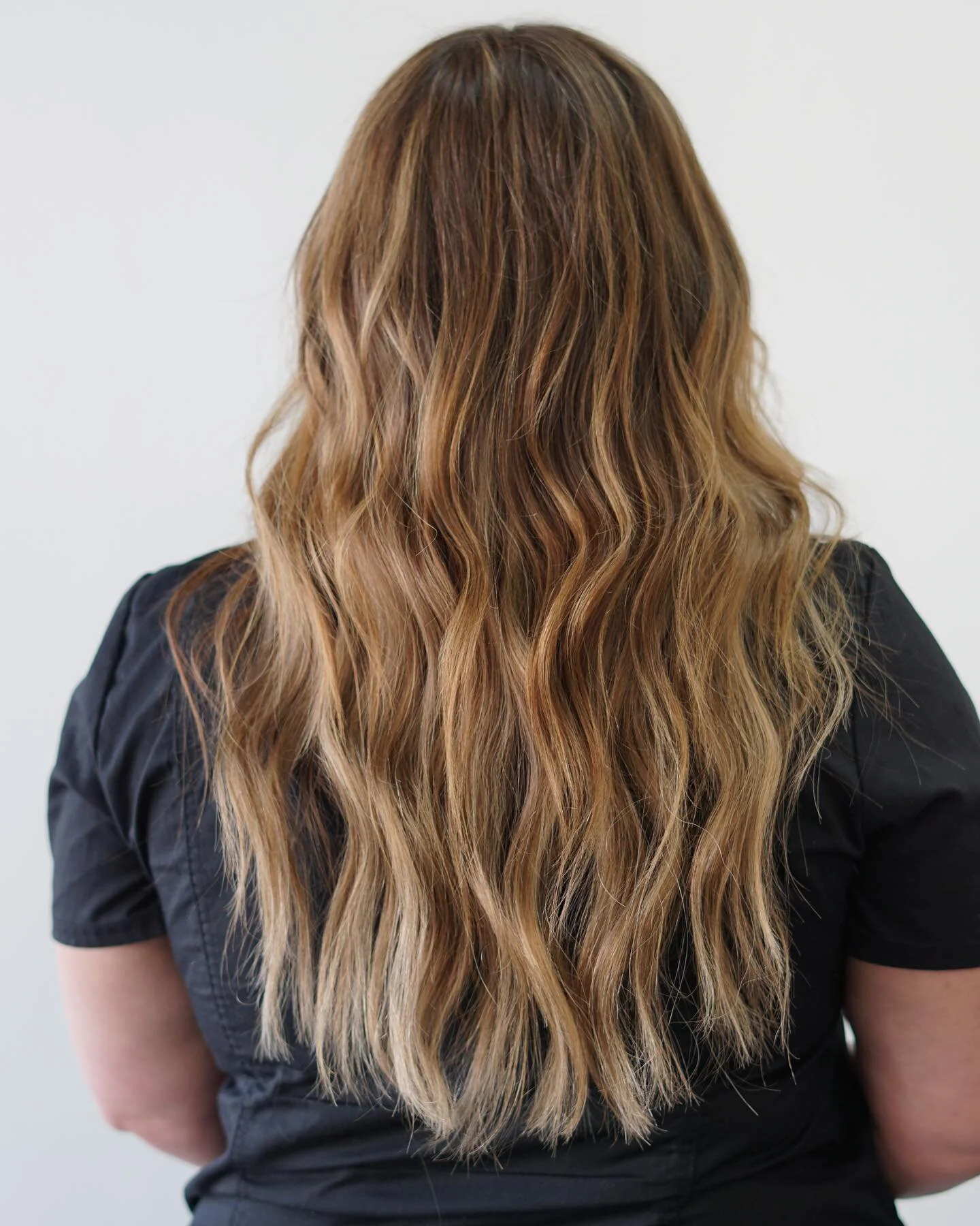 How to wash your extensions 

+ Before shower, brush hair to remove any tangles and to prevent matting 
+separate your rows.
+ Use a sulfate free shampoo + conditioner to prolong your hair color and extensions. 
+ Gently shampoo all of your natural h