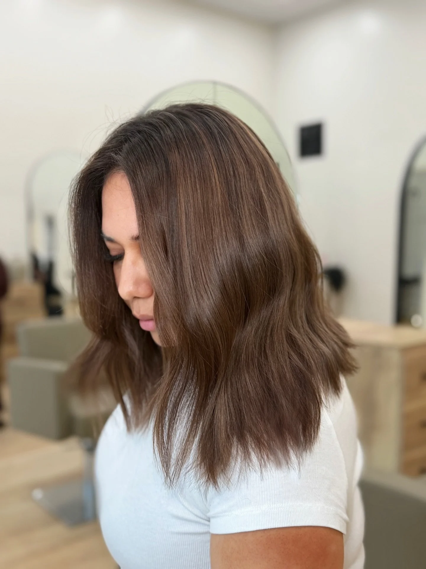 Fresh start to the new year! 

DM me to book your next appointment! 
Location @strand.social.salon 

#haircut #hairtransformation #blondtobrunette #hairgoals #sholderlengthhair