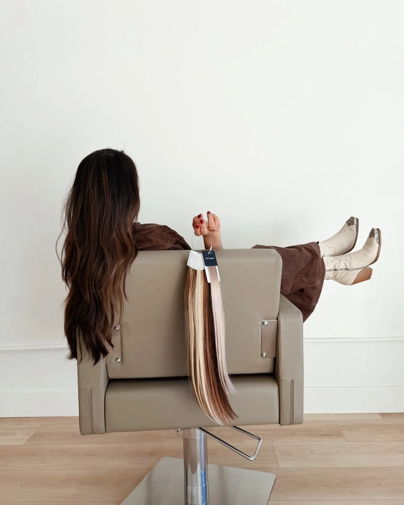 This is your sign, 

get the extensions!!! 

@strand.social.salon 

@minervabeauty