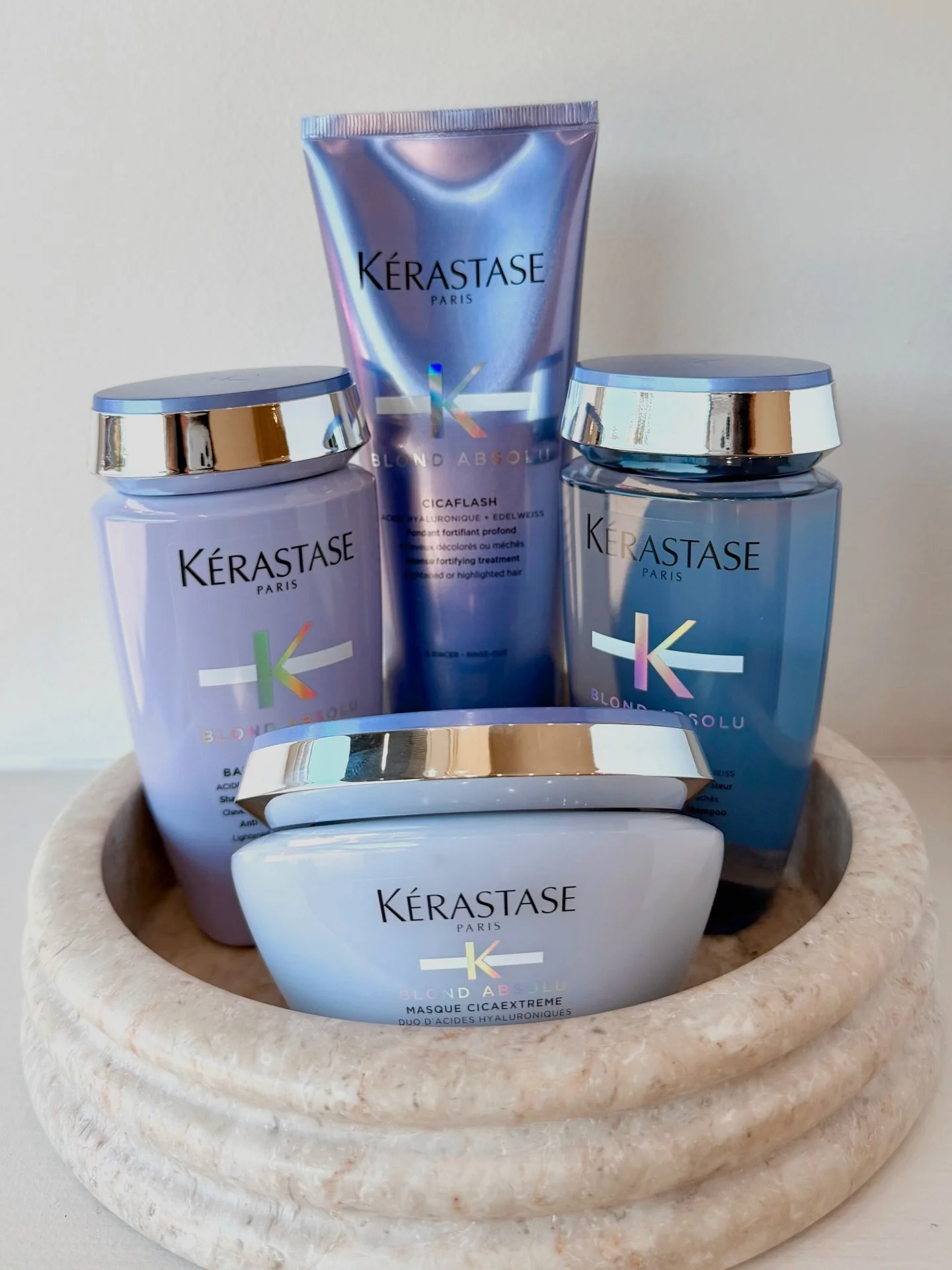 Lightening your hair changes its needs, hydration and strength become essential.
Blond Absolu is one of my go-to recommendations for blondes who want softness, shine, and healthier hair between visits.

Great hair starts at the sink 💜

 We have this