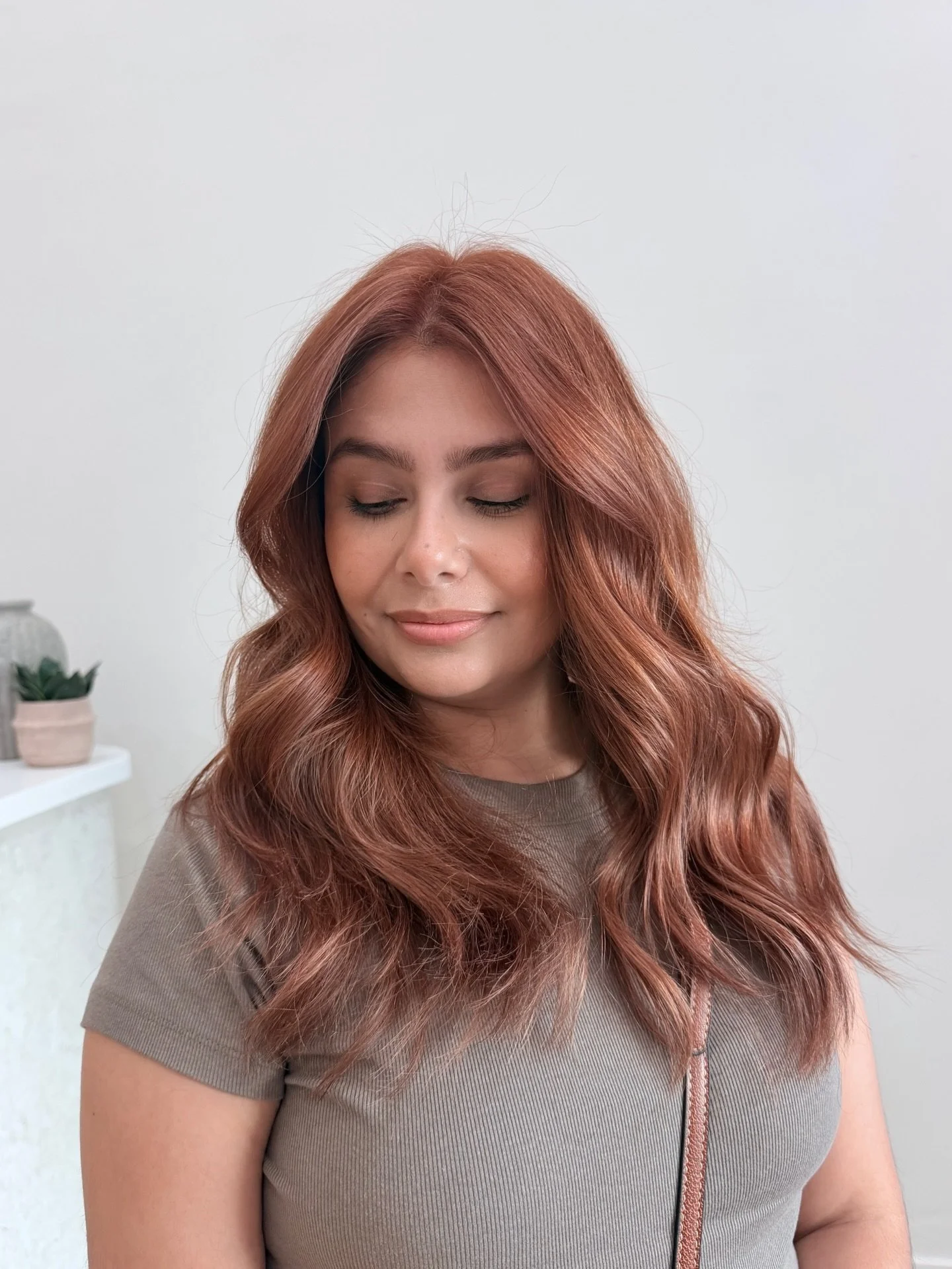 Full color refresh 🔥

I have a few more openings the month of may! Message me to book your spot. 

#haircolor #copperhair #beautyisartbyeli #hairtransformation #strandandsocialmodesto