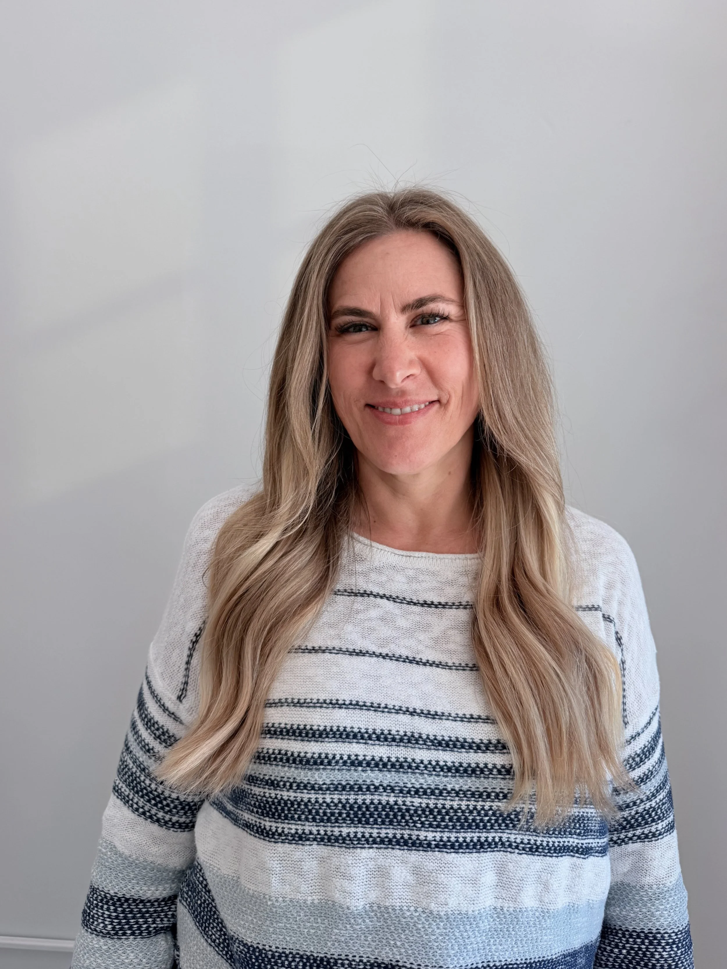 From fine hair to seamless fullness 

Hand tied install designed to add natural looking length, brightness, and density while keeping her natural hair healthy + protected.

Soft blend, lightweight feel, and the dreamiest transformation 

Now acceptin