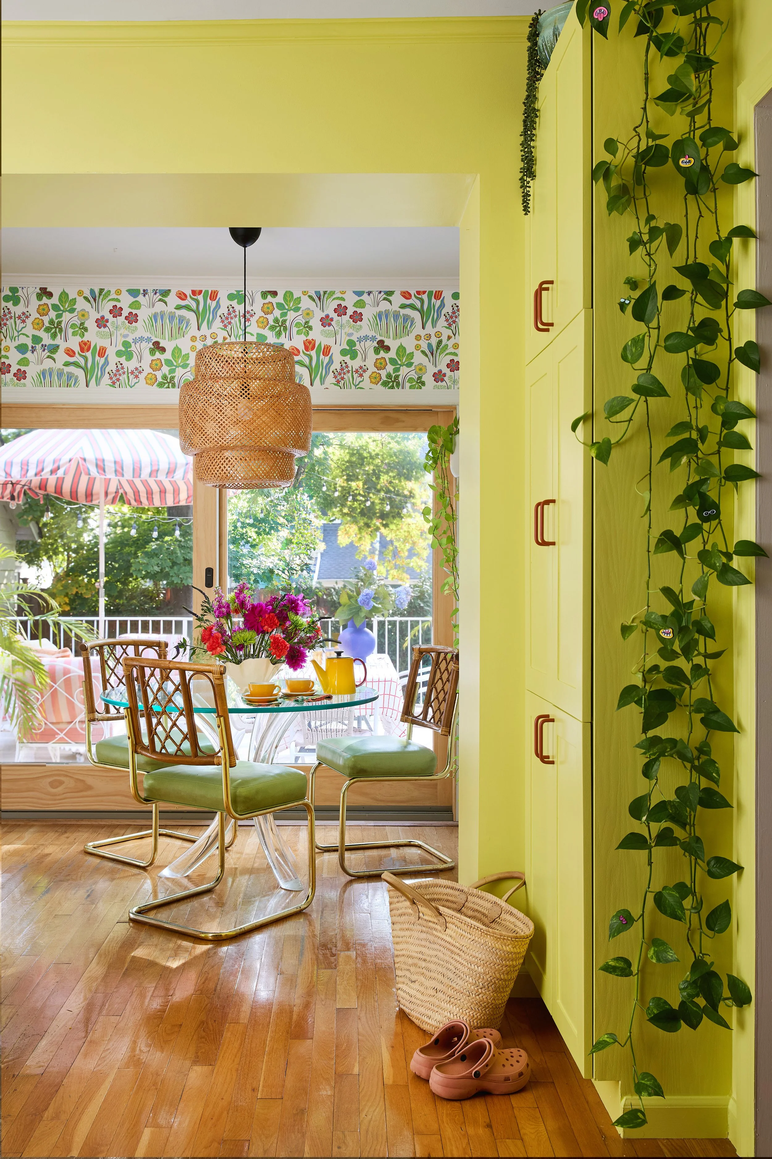 Bright kitchen and backyard revamp