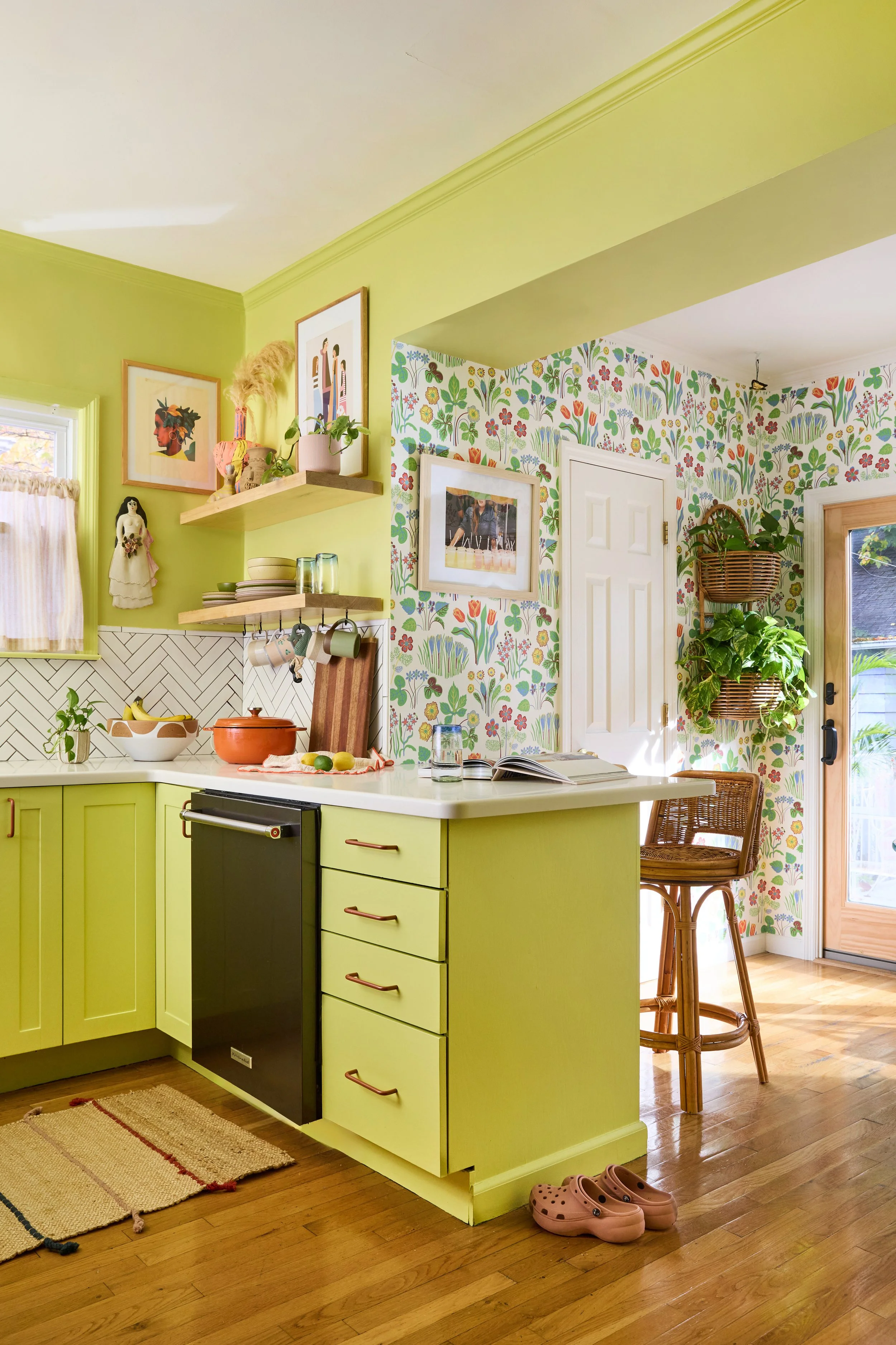 Shapes for the People_kitchen+deck_08 V1.jpg