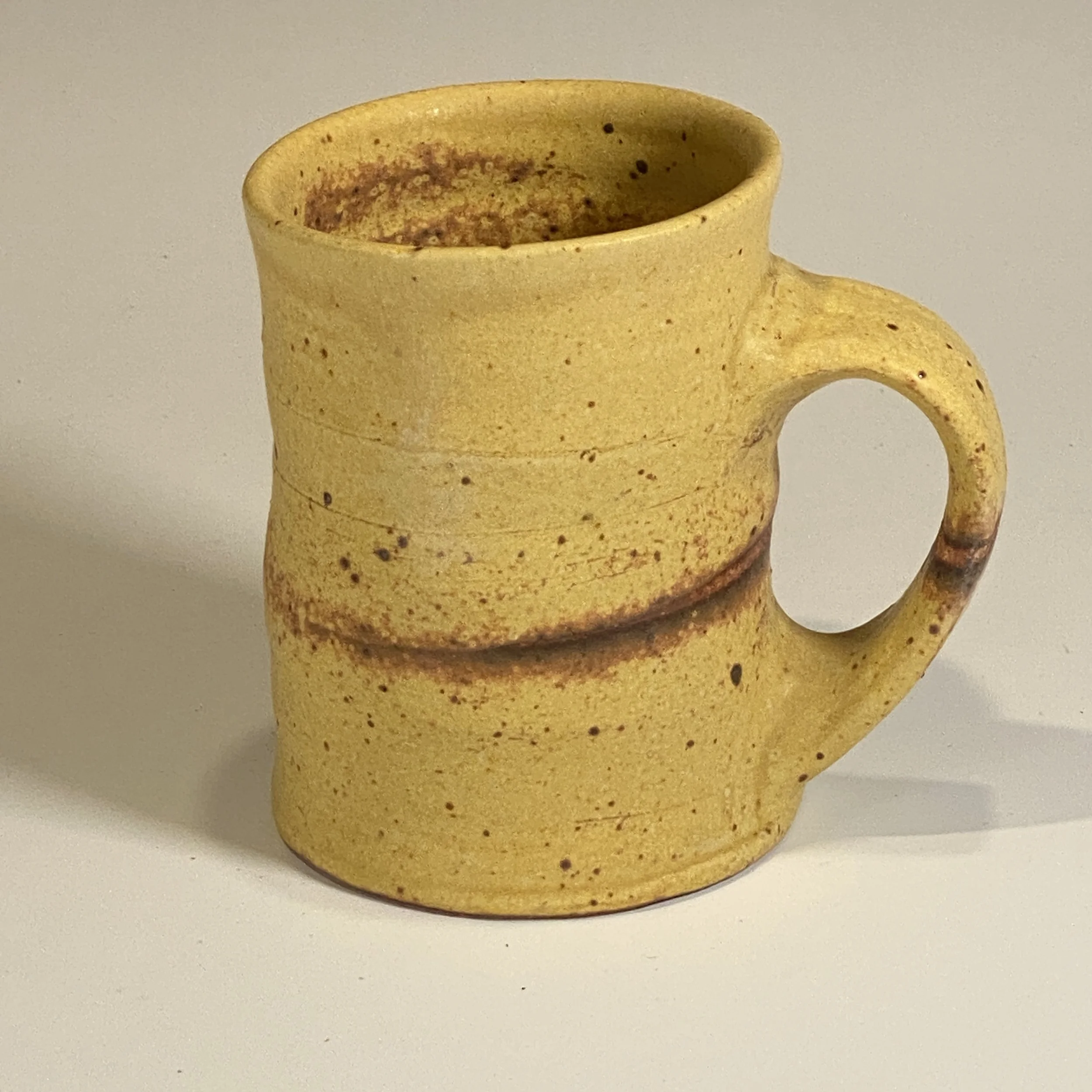 RJ Mug Yellow Glaze 4x3