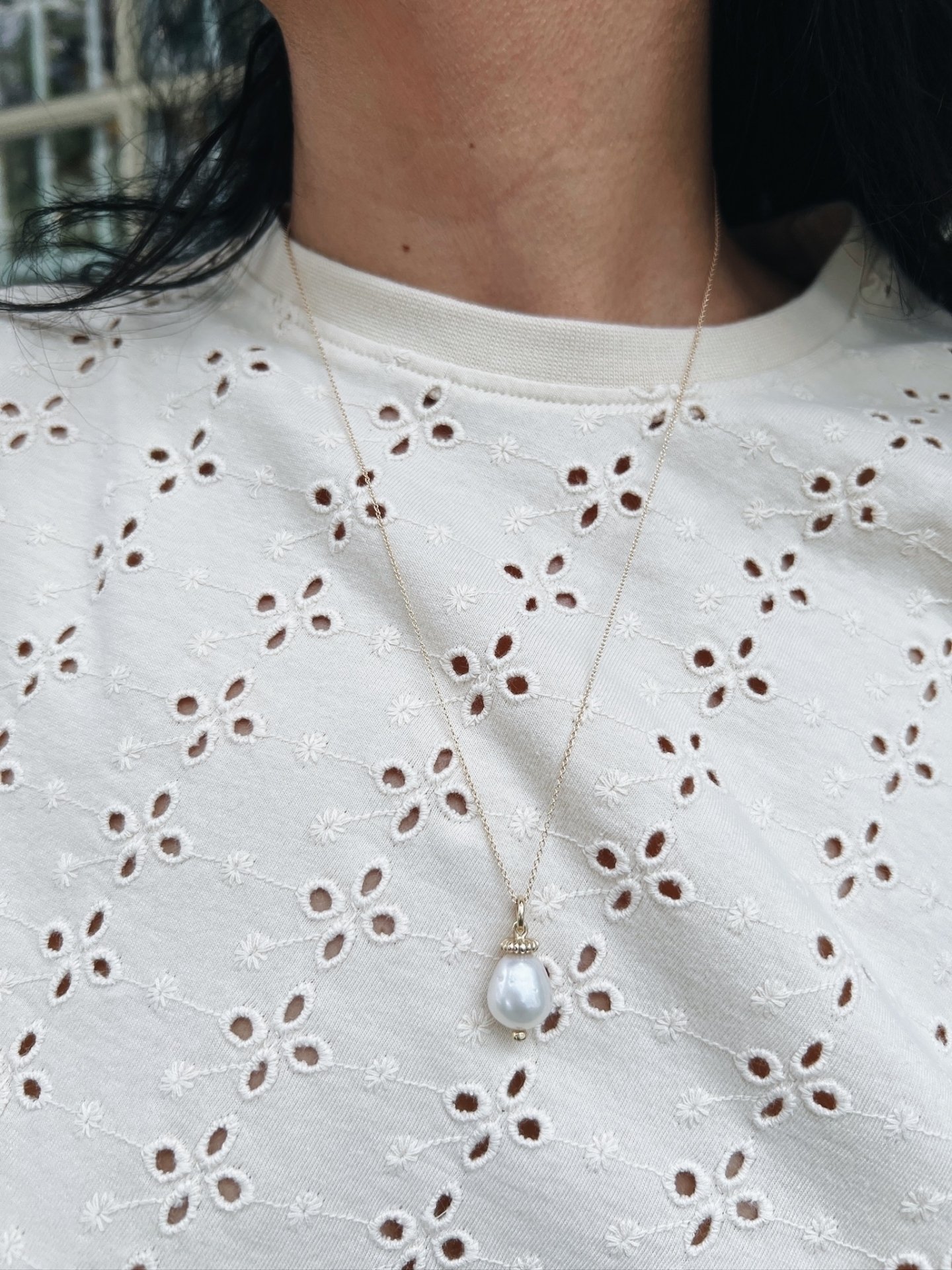 A one-of-a-kind Baroque South Sea pearl necklace set in 10k yellow gold ✨with a secret champagne diamond set underneath! 

From local artist @mollydebiak