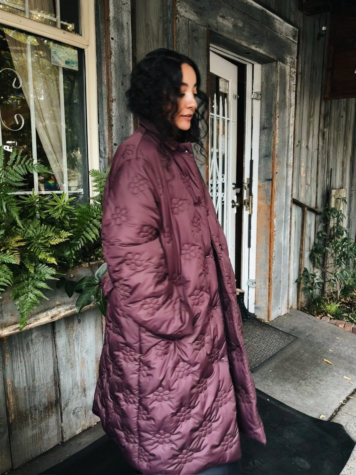 The Burgundy Big Puff Coat from @eleph_official 🌸