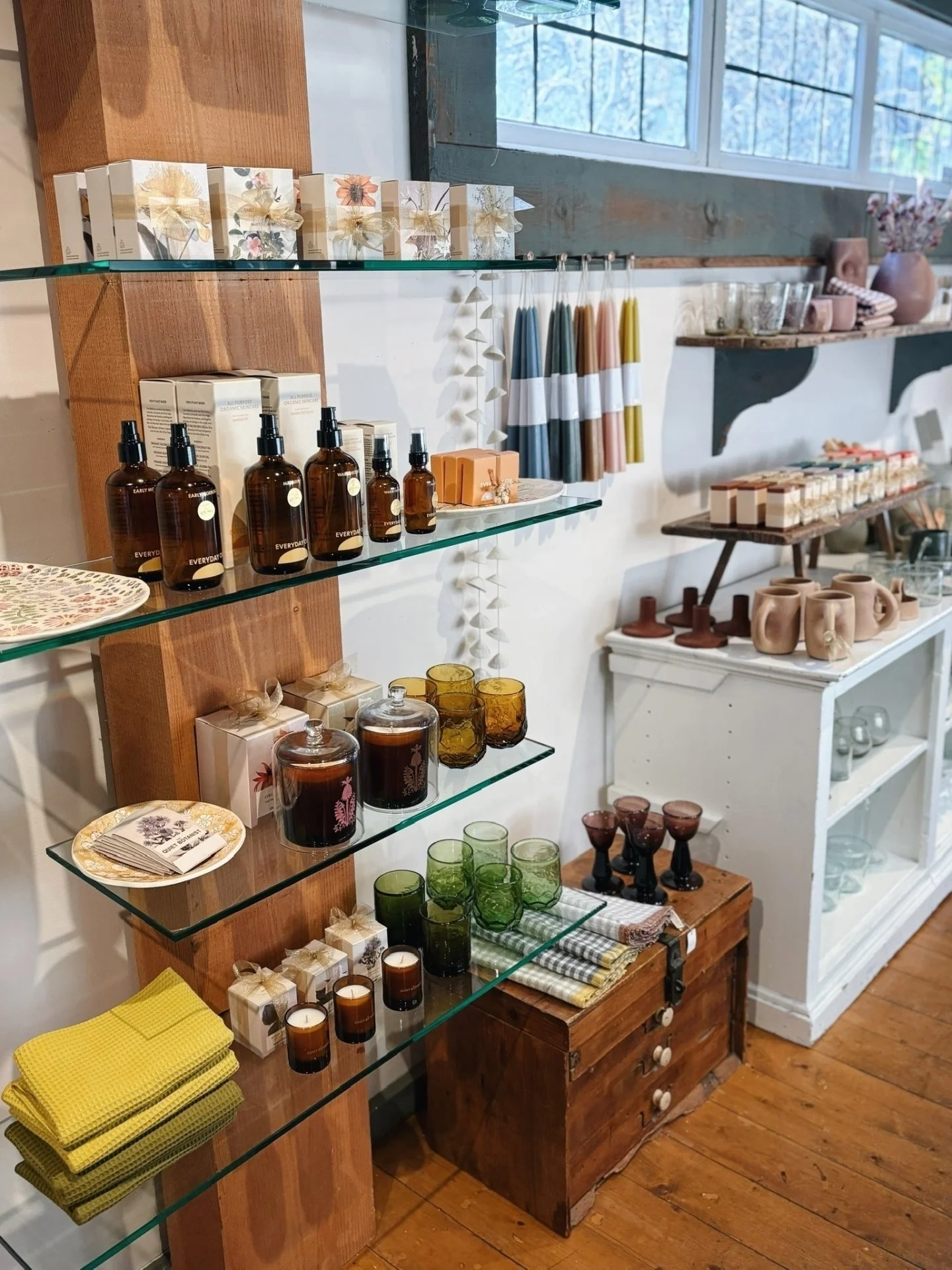 The white elephant gift, a host present, something for a parent- let us help you put the perfect combo together! Some of our faves in this pic 👀