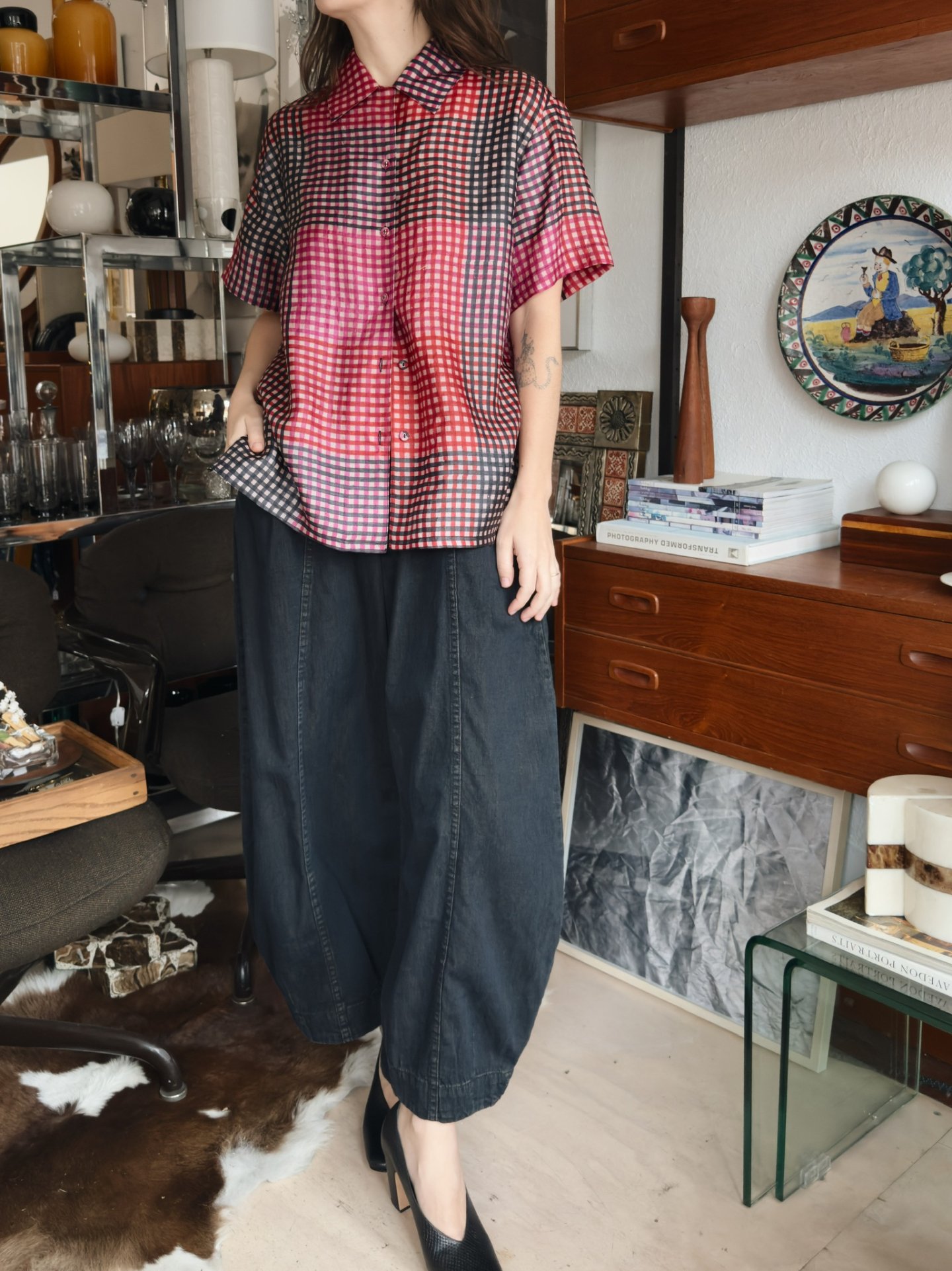 The Ashbolt Pant in Brown Overdye Denim &amp; Ross Top in Pink Check Silk from @rachelcomey 💕 Psstt&hellip; if you love this print, we just got some more pieces in&hellip;