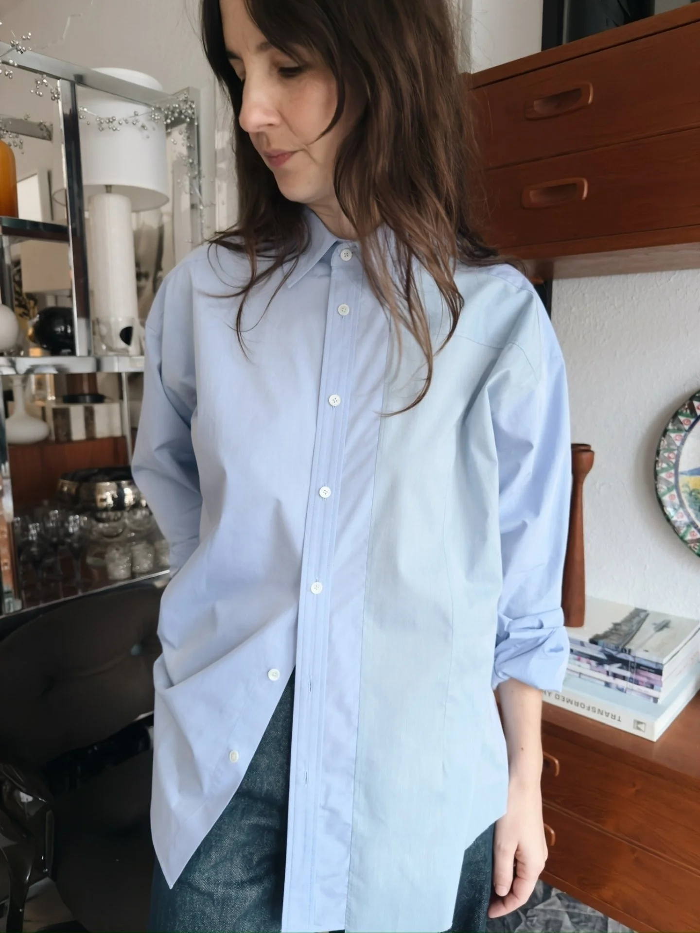 The Reworked Uniform Shirt in Blue is all about the details 🌟 featuring 3 tonal shirting fabrics, asymmetric front hem with raw edge on one side and shirt cuffs that are turned to the front - from @6397_news