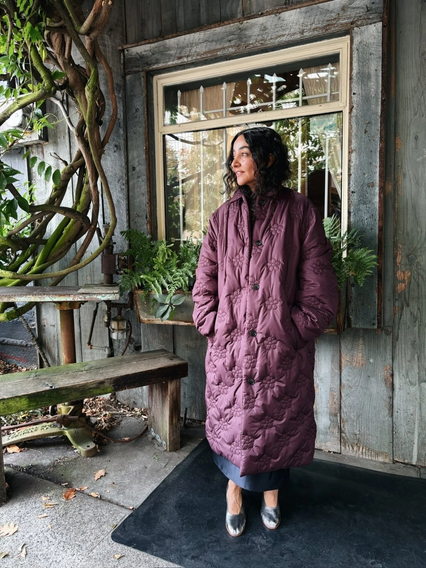 Another sale rack favorite! The Burgundy Big Puff Coat from @eleph_official 🌸