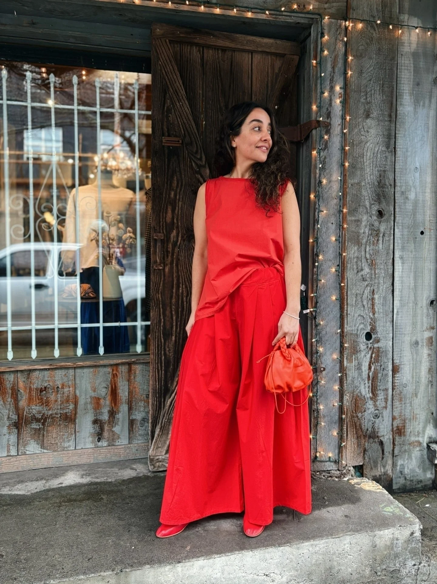 @labo.art cotton poplin from head to toe ❤&zwj;🔥 paired with the Bombon bag from @hereu_ and @martinianoshoes in Red.