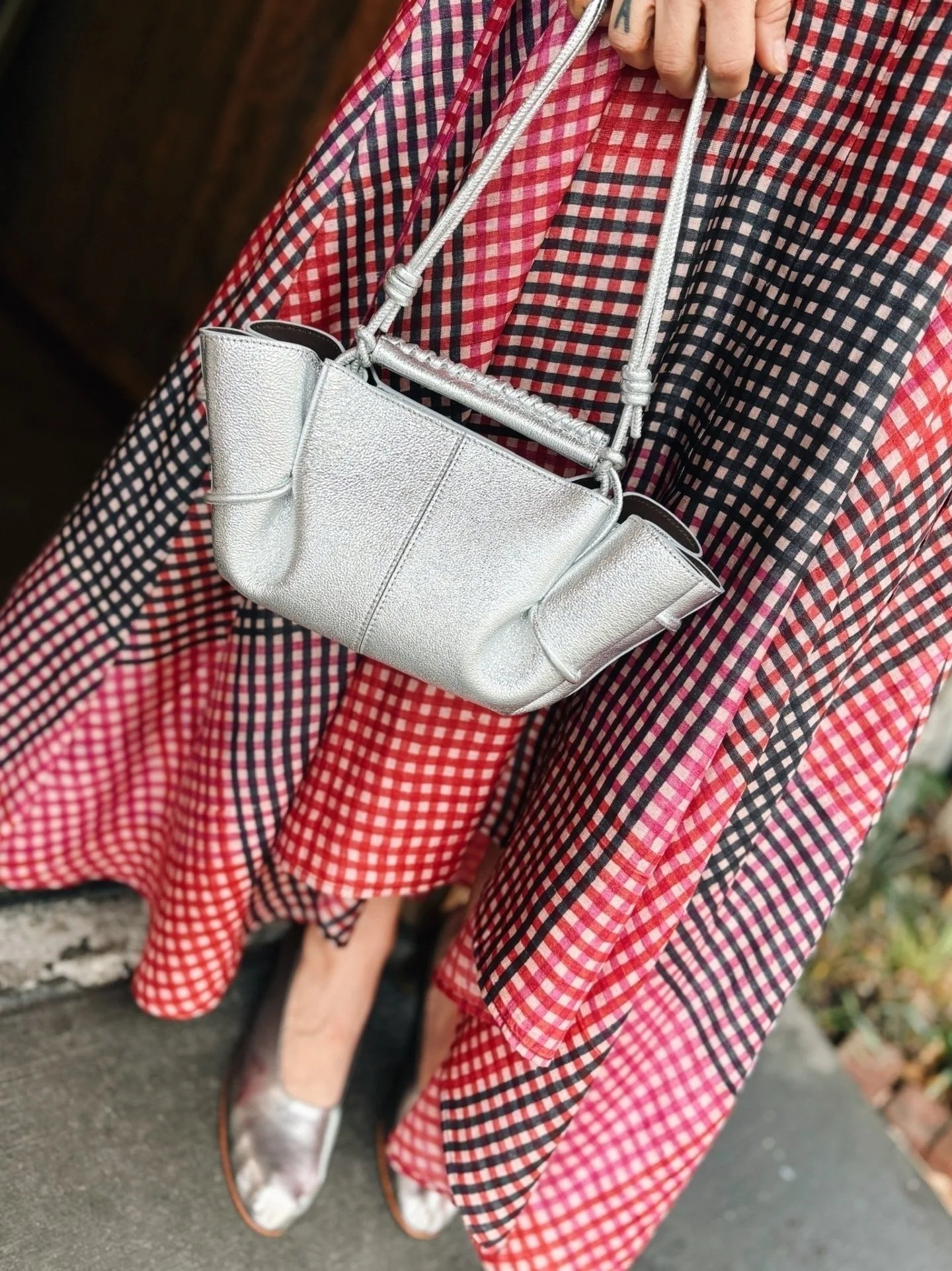 The Arta Mini Metallic Bag from @hereu_ 💥