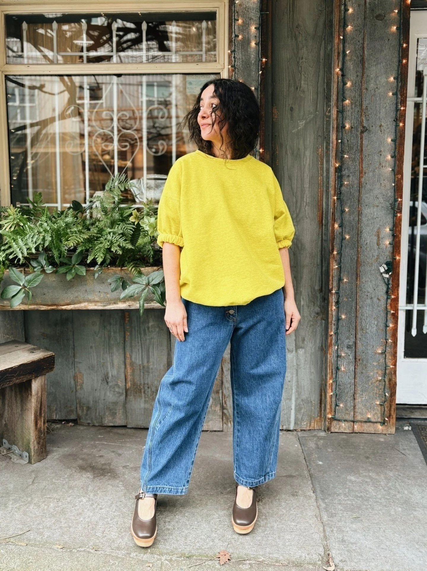 The Stanza Sweatshirt in Citron &amp; Elkin Pant from @rachelcomey 💛 swipe for the back detail!