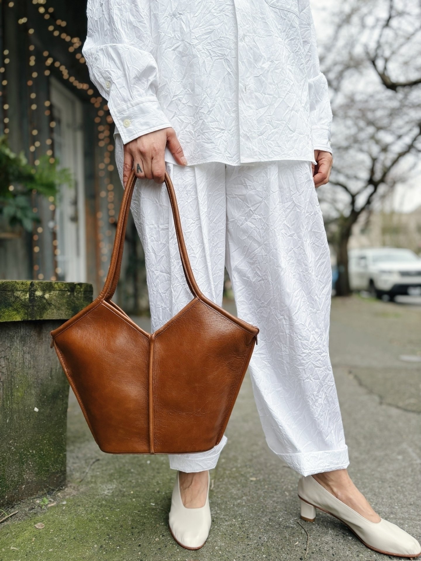 The Calella Bag from @hereu_ 🙌 Come shop with us today 11-6!