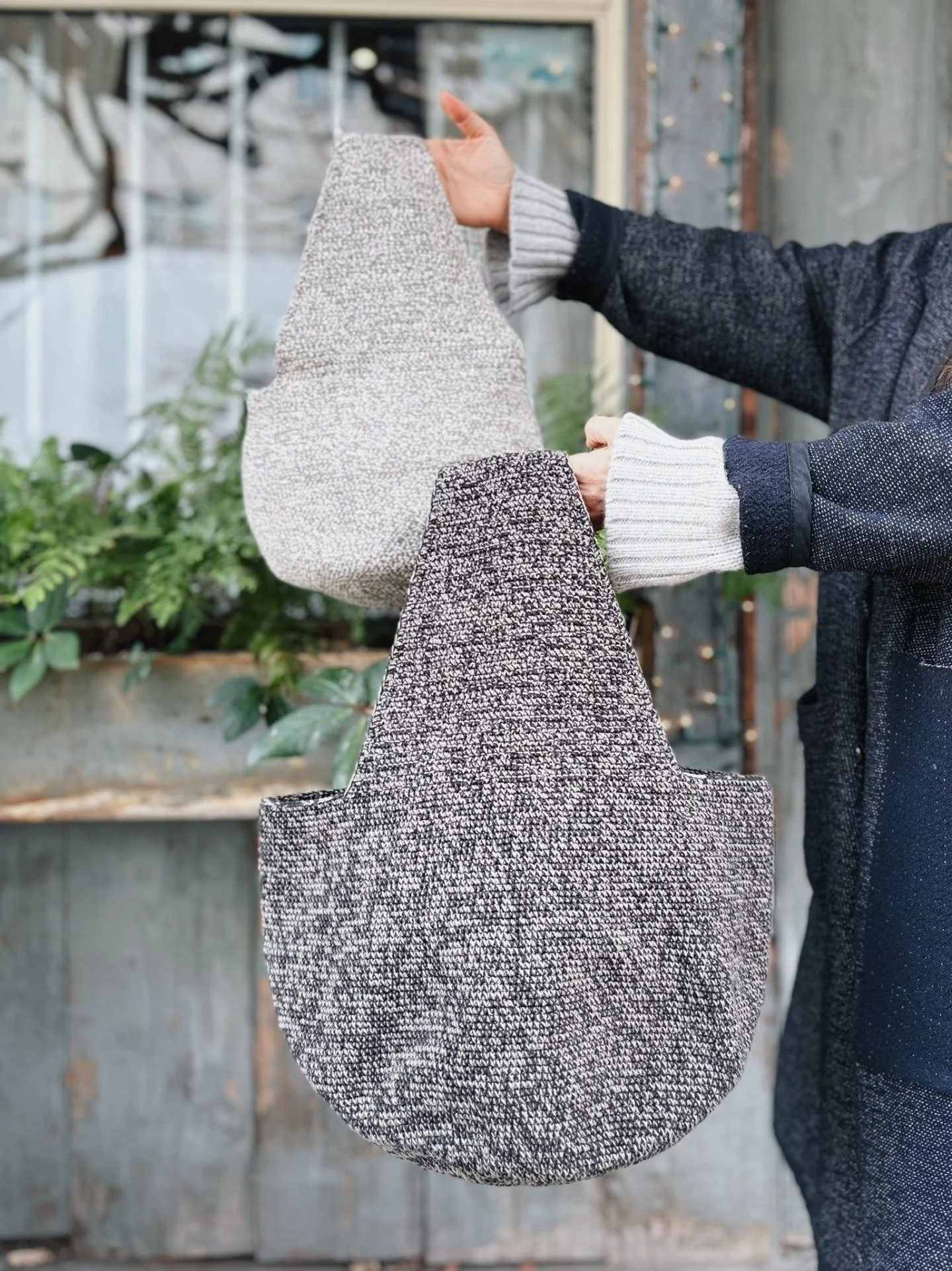 Knit bags from @laurenmanoogian 🧵