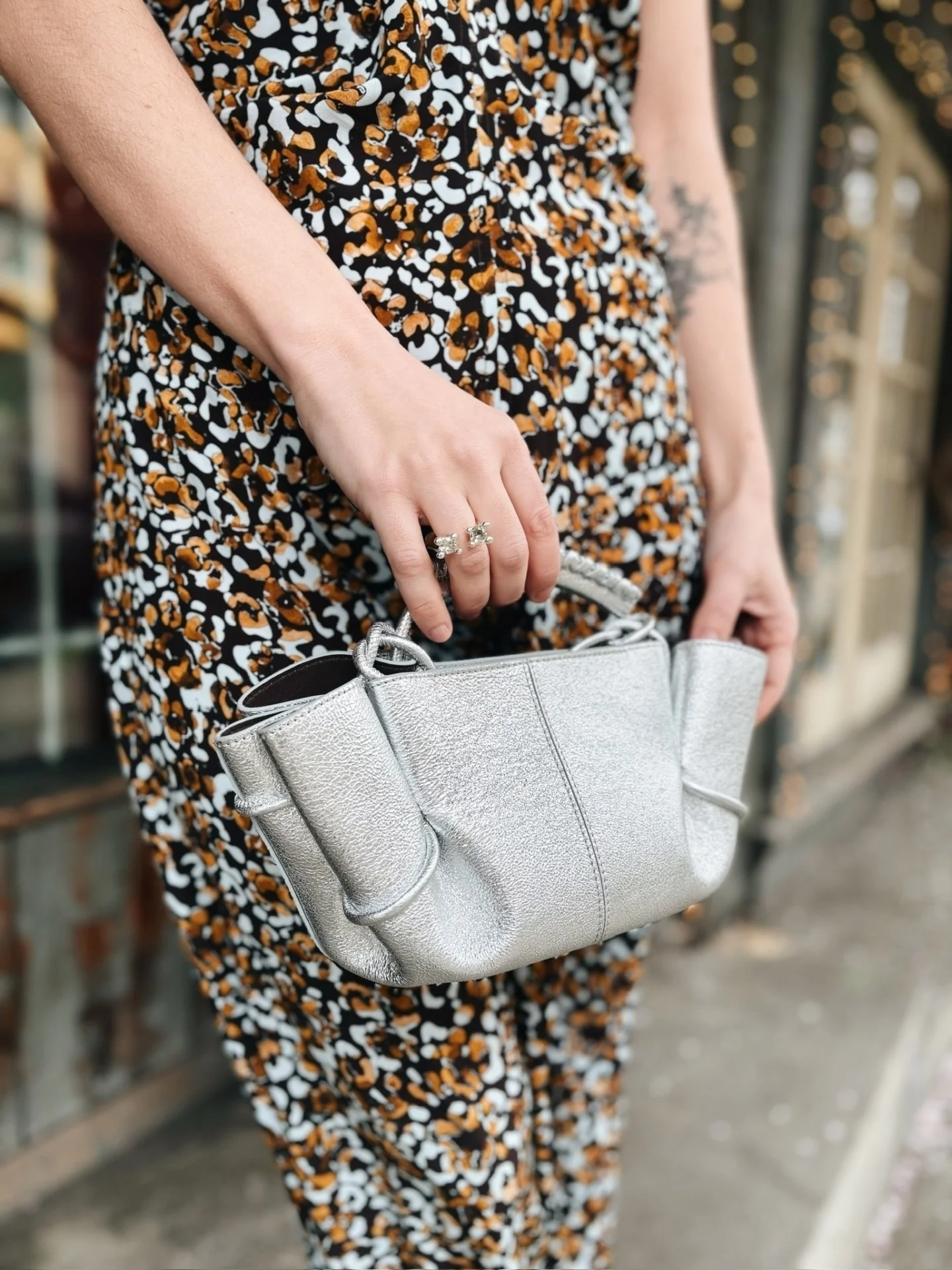 The Arta Pleated Crossbody in Metallic 🛸 @hereu_