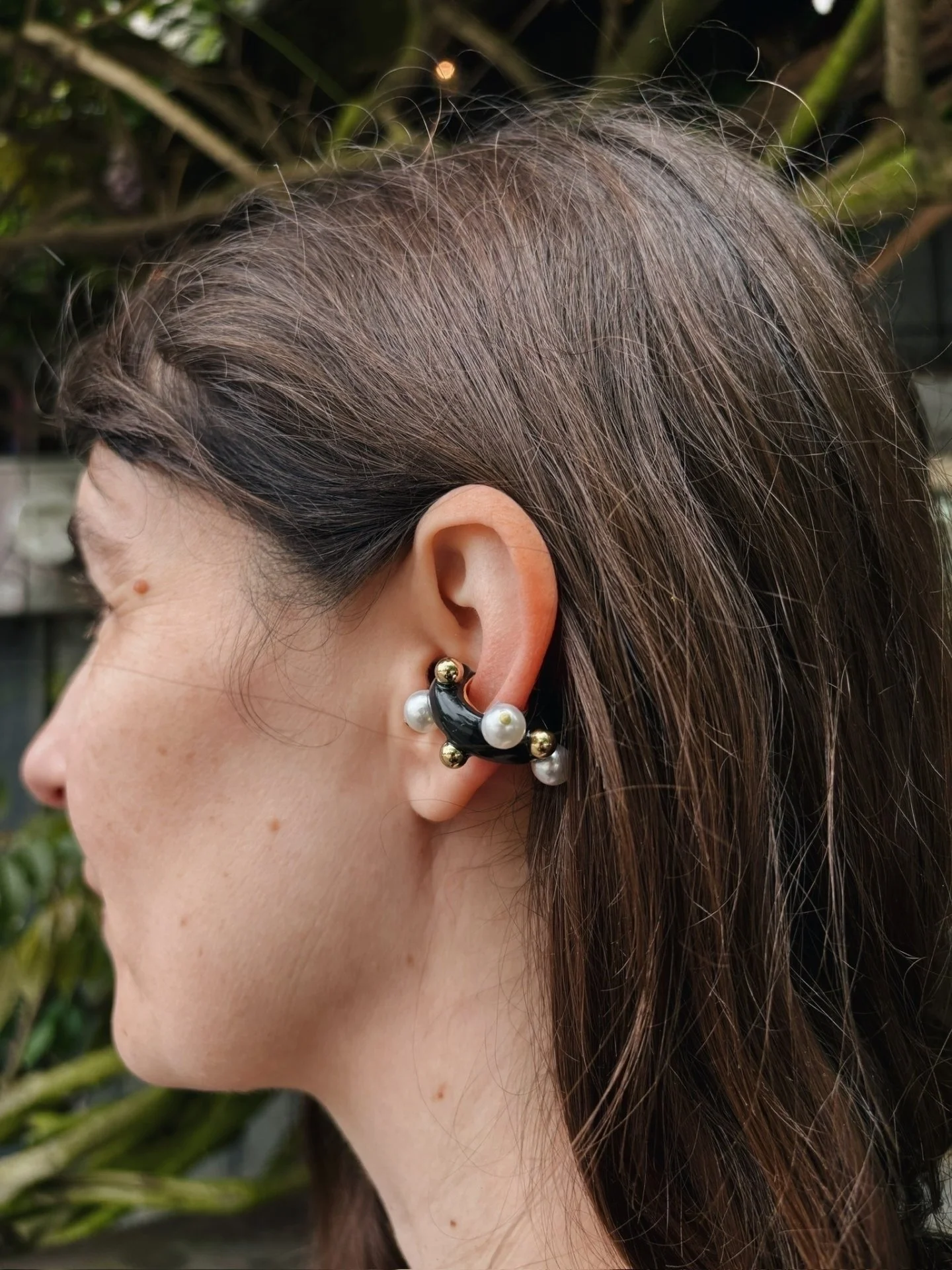 The Teardrop Earcuff by @@hannayoo_works 

Come shop with us today 11-5!