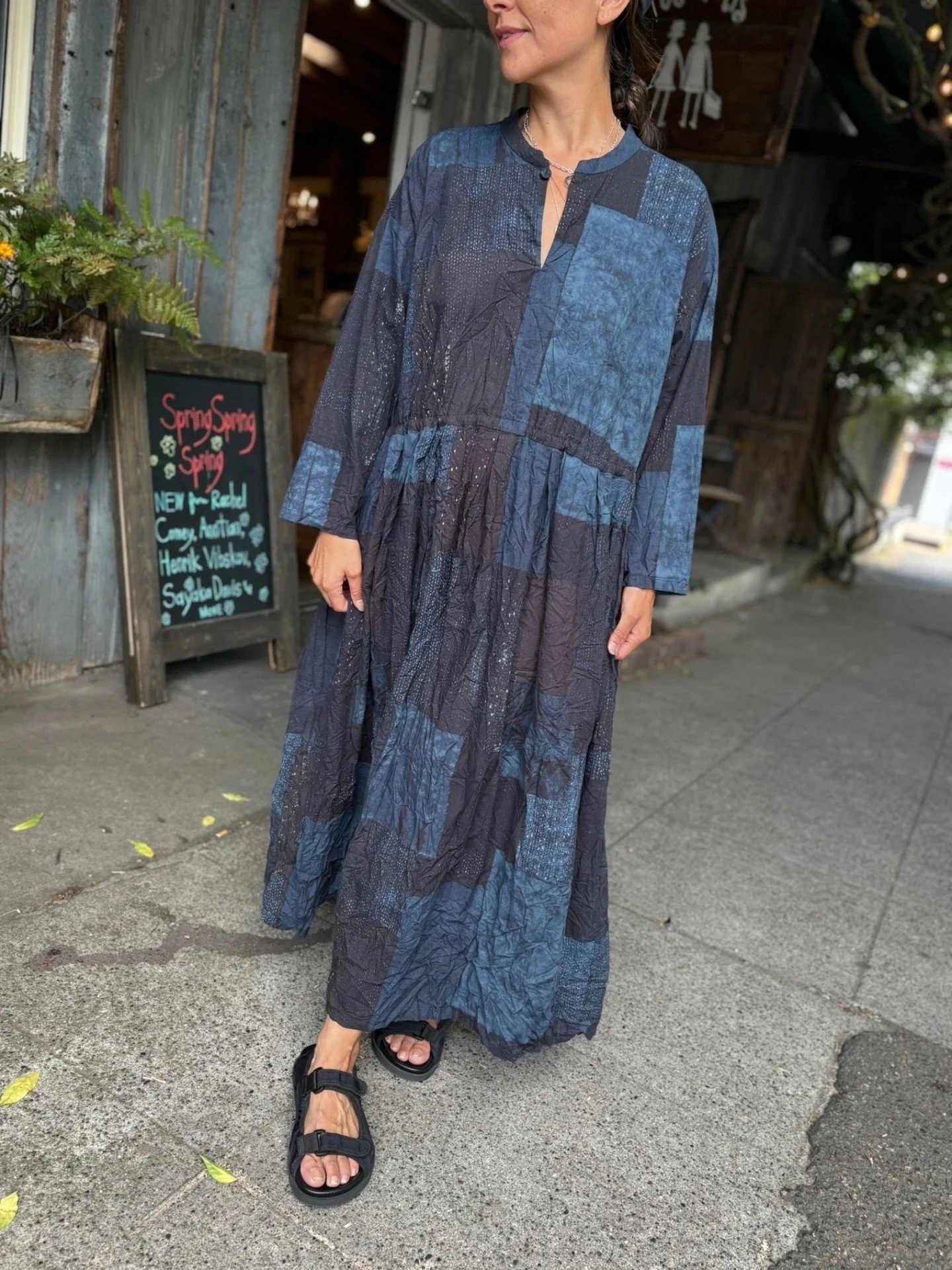 Navy blue on the sale rack (30% off!) 💙open today 11-5!