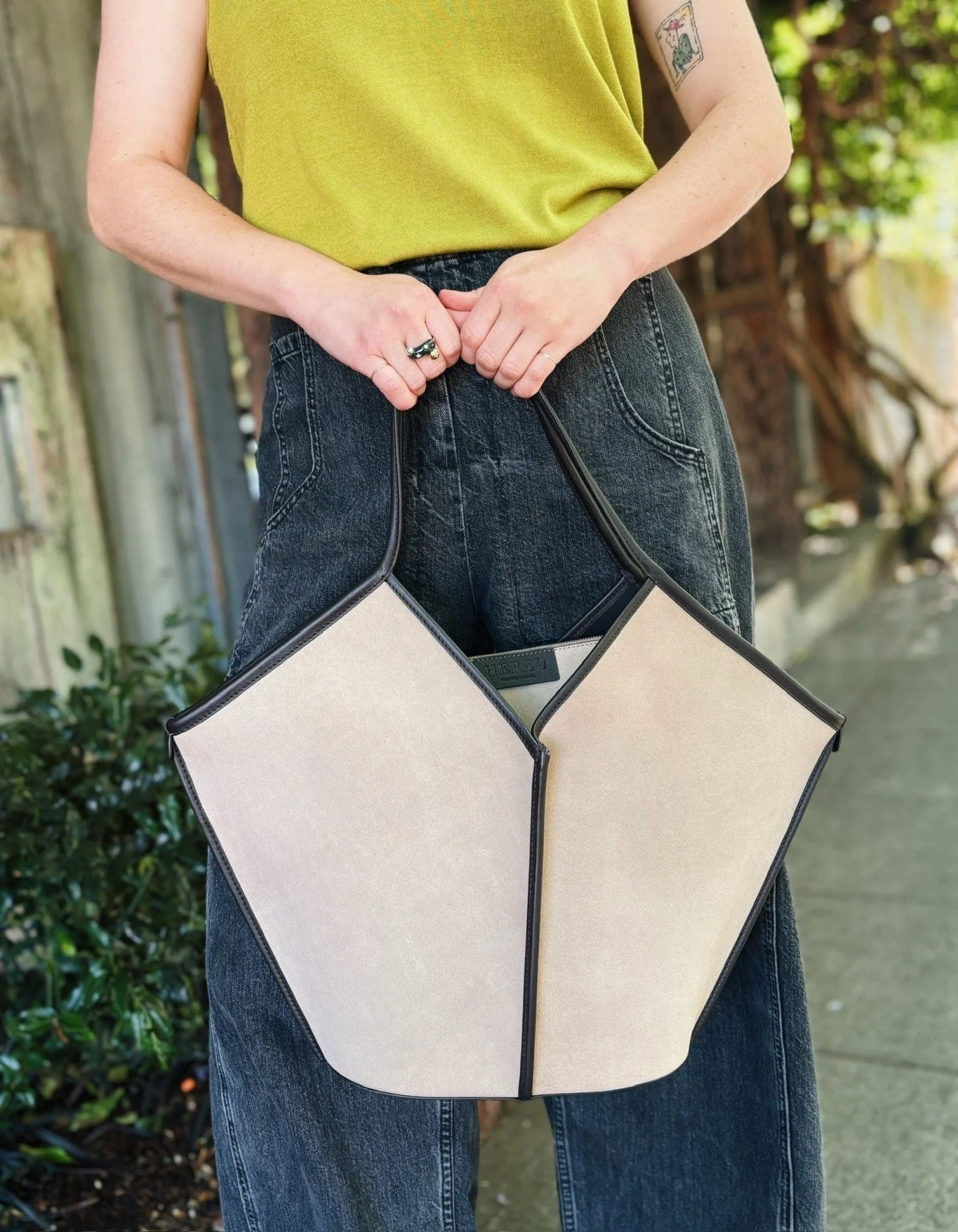 The Calella Suede Bag from @hereu_ 💛