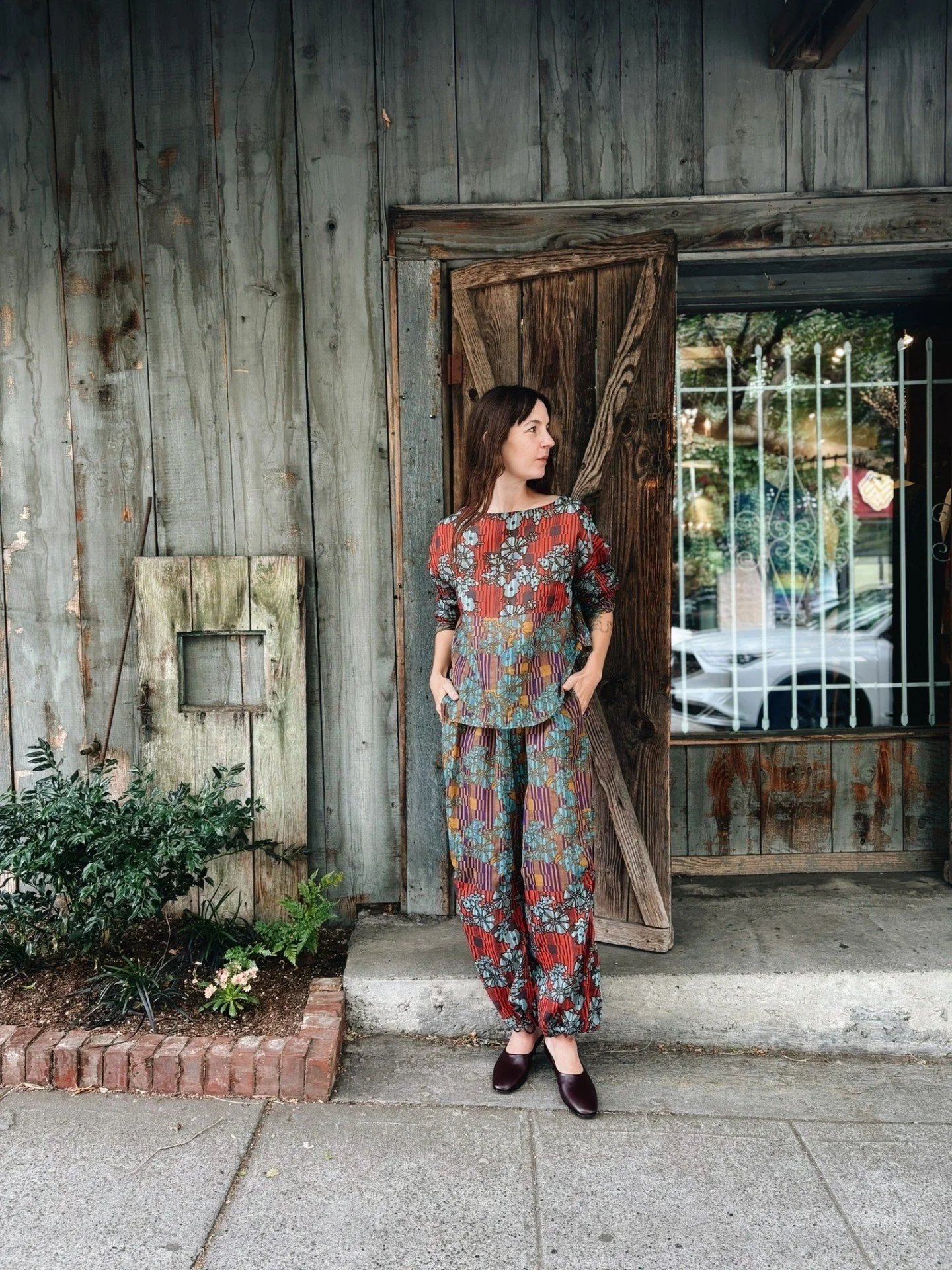 Barter Top &amp; Brad Pant in Hibiscus Print from @rachelcomey 🌺