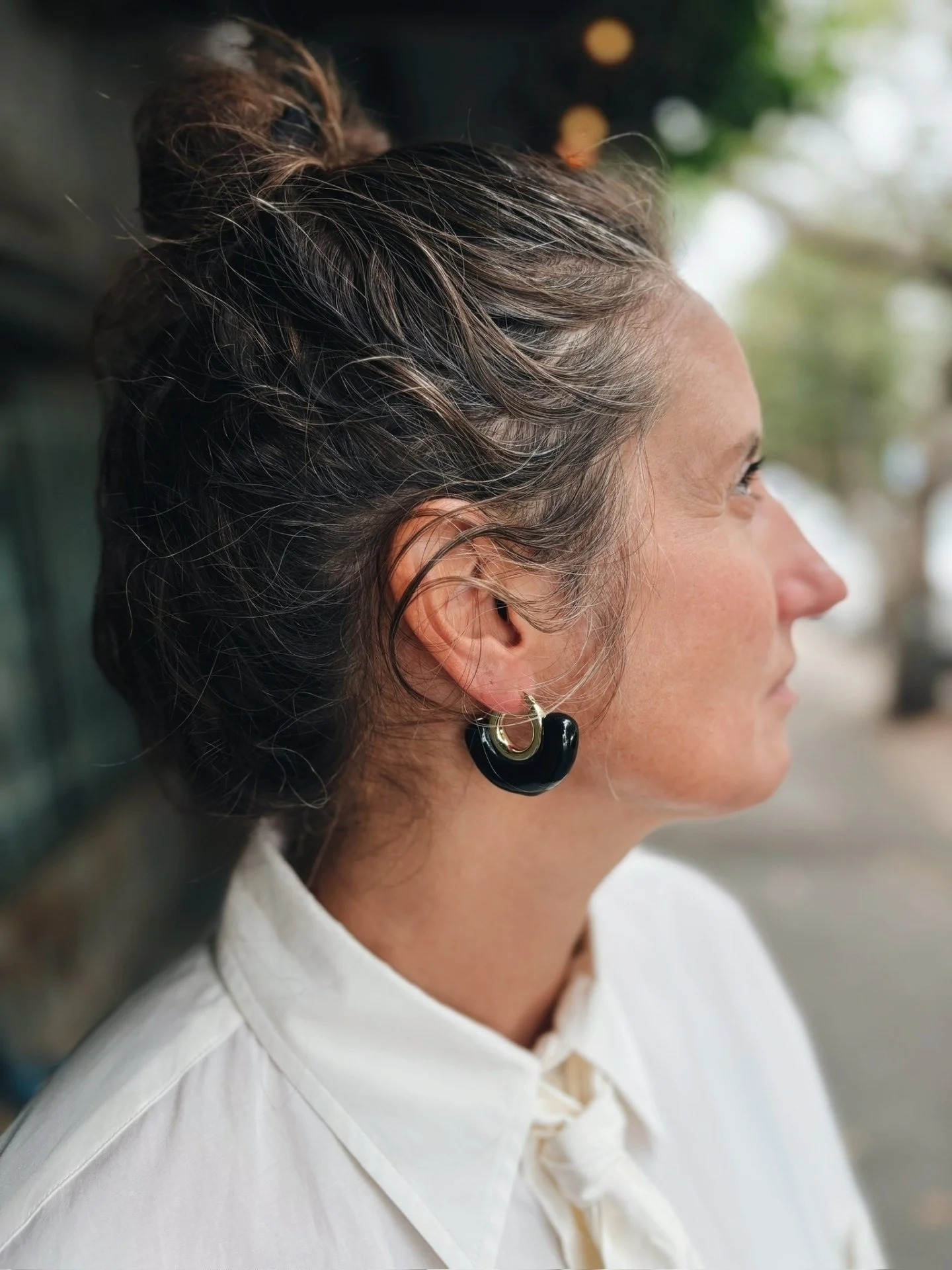 Earrings from @hannayoo_works 🖤 made from air dried clay, they&rsquo;re incredibly light and comfortable.

We&rsquo;re back at the shop today 11-6!