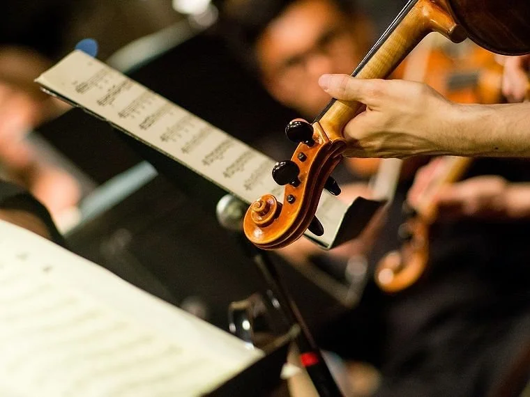 Listen to Carley perform BWV 47 with Emmanuel Music