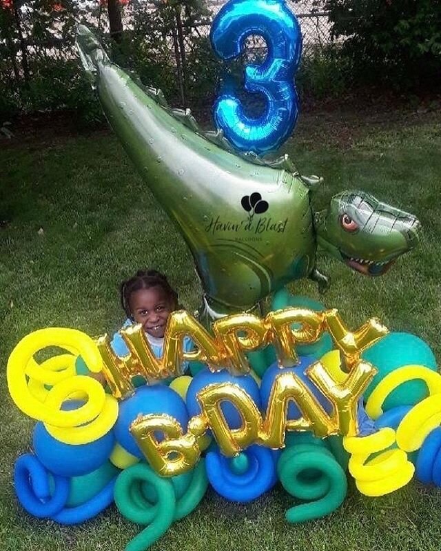 Hoping our balloons made sure this cutie had a rawring good birthday! .
.
#rawringbirthday #happybirthday #3rdbirthday #birthdayparty #celebration #kidspartyideas #kidspartydecorations #partydecorations #balloondecoration #balloondecor #balloondelive