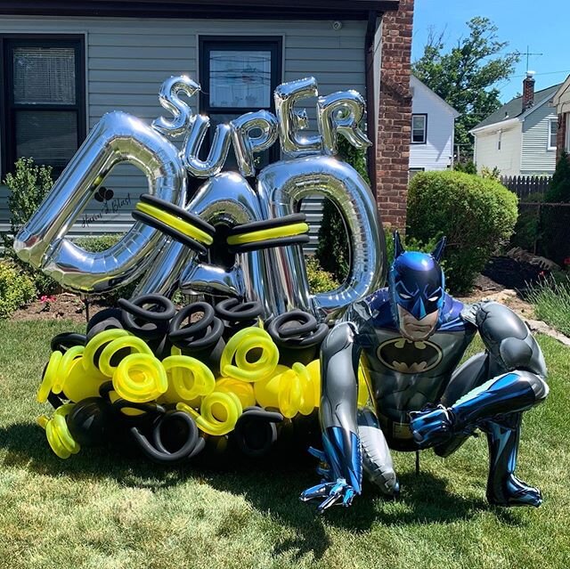 We know we are late because we&rsquo;ve been so busy but happy Father&rsquo;s Day to all the super dads out there.... we hope your day was as amazing as you are! .
.
#fathersongoals #fathersday #balloonbouquet #balloonartist #balloonarrangement #havi