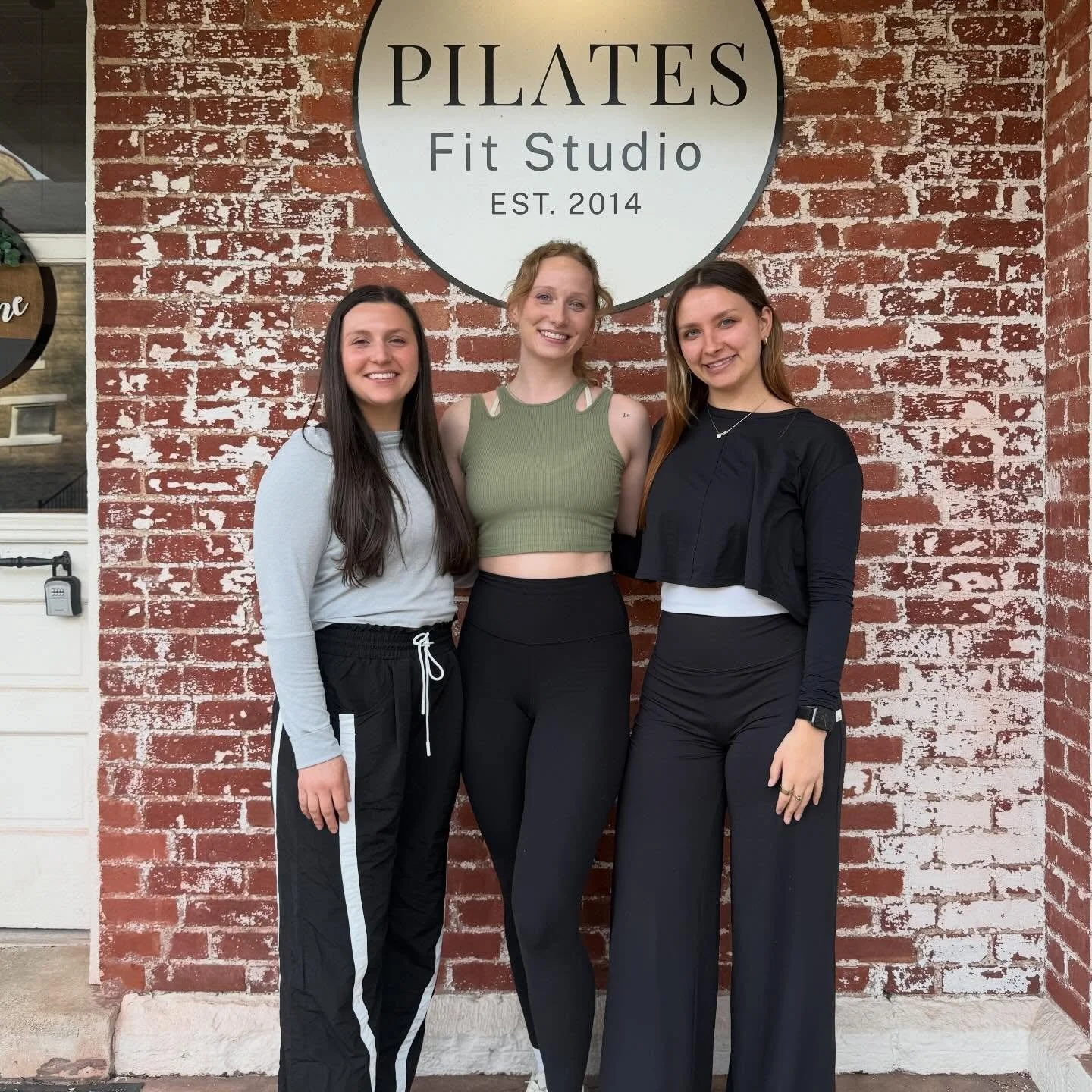 Intermediate 1 ✔️

Hali, Keely @keelyssullivan, and Lauren @laurendaeger have officially completed their Intermediate 1 seminar through Real Pilates&reg; Teacher Training @therealrptt 

✨ Lauren + Keely are now offering $45 private sessions as part o
