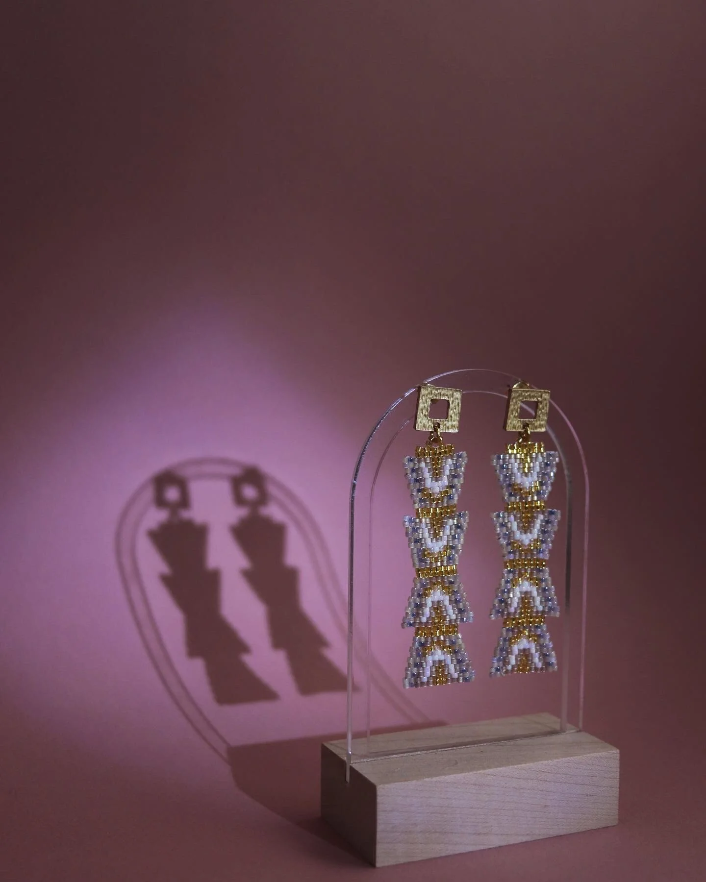 E6F23F7D-28CE-4567-9E1B-7A08952D8E89