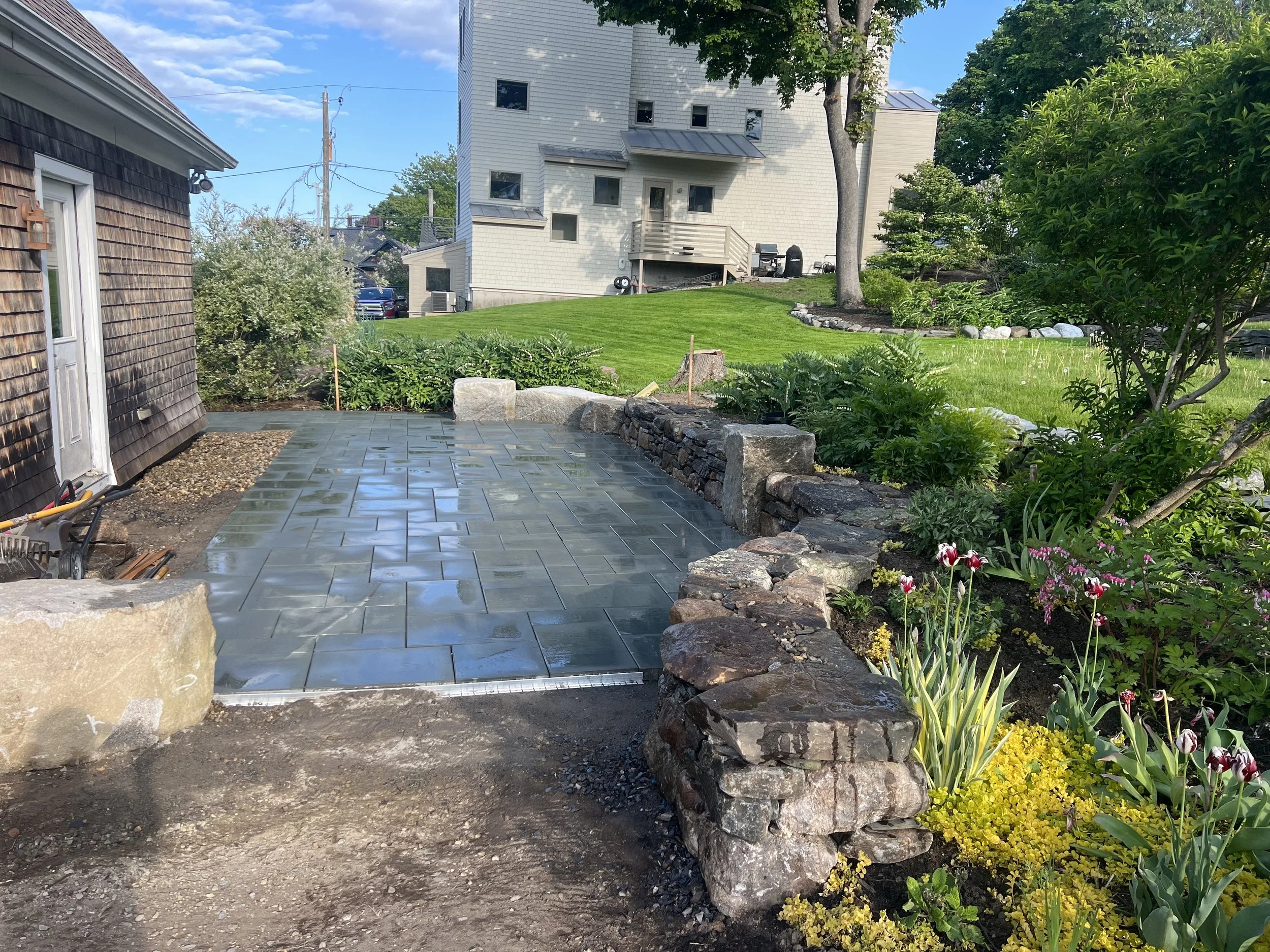 retaining wall: patio.jpg