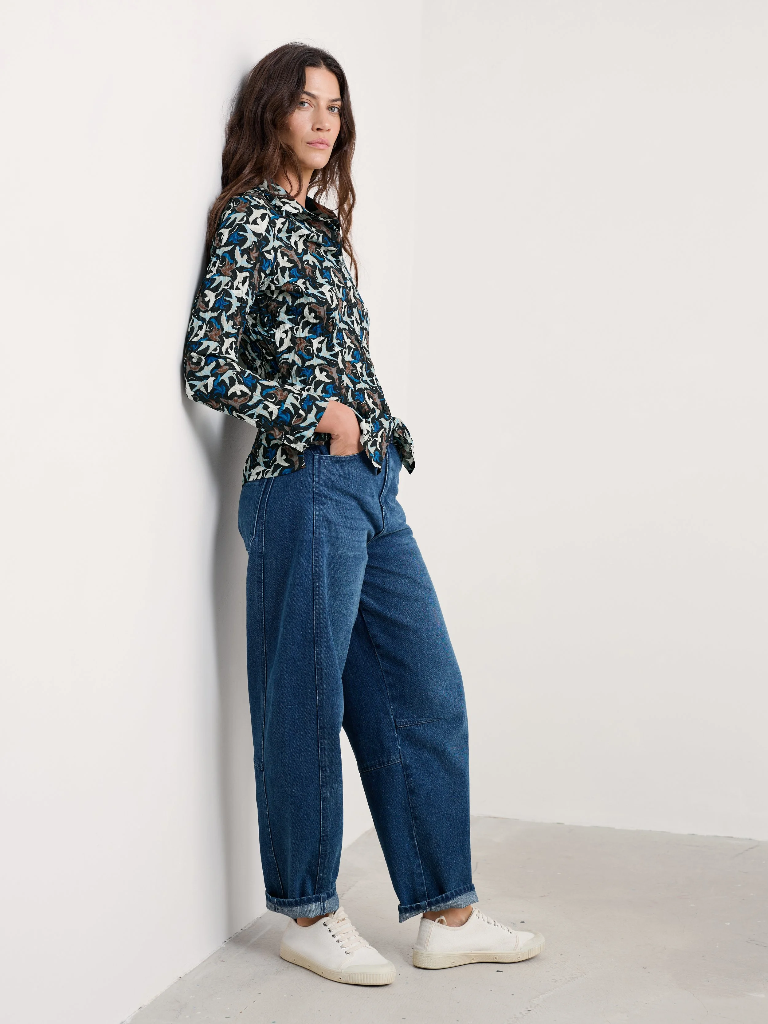 Seasalt-Larissa Shirt - Swooping Birds Onyx - CottonWool (5).jpg