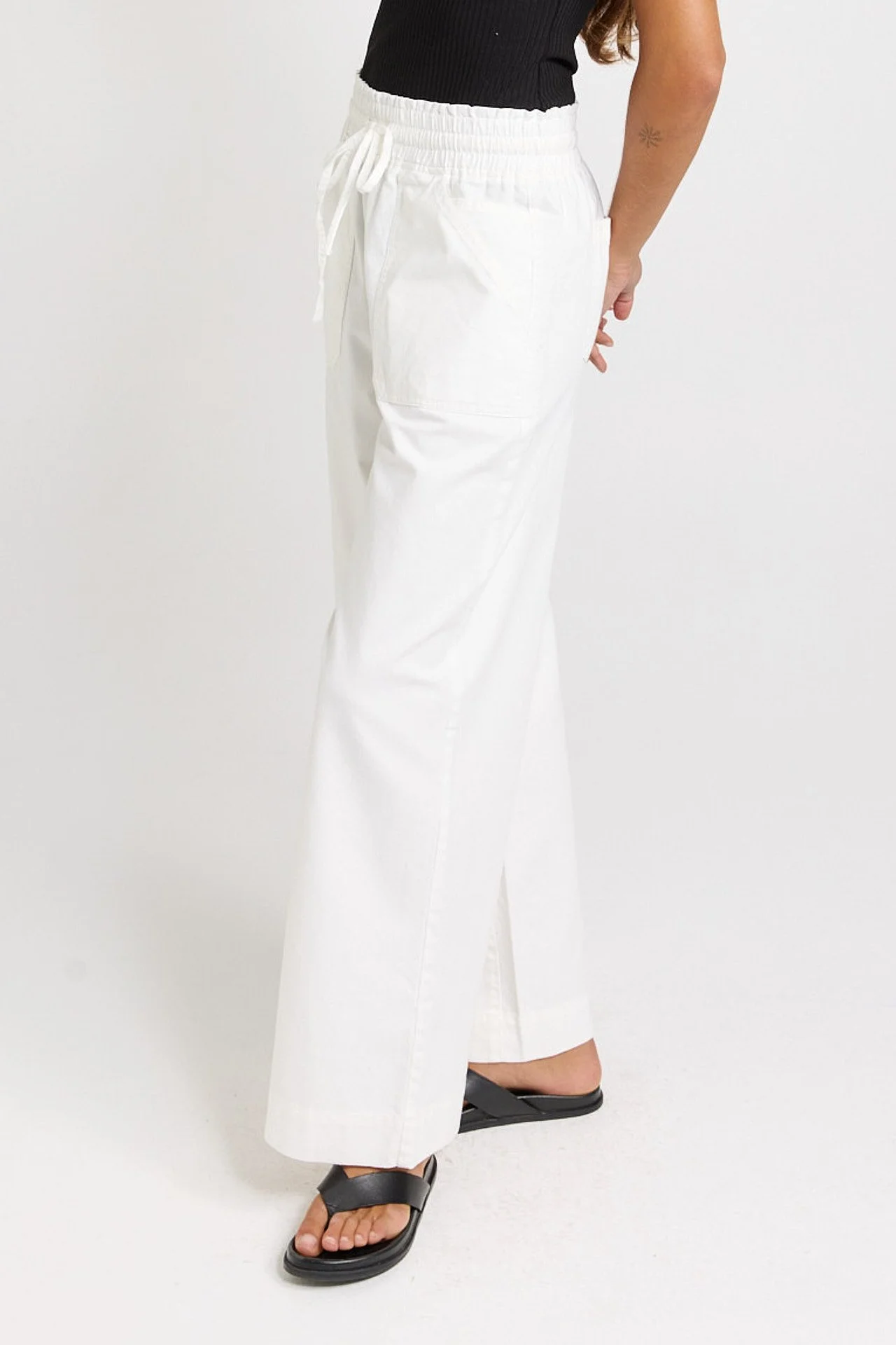 Betty-Basics-Saffra-Relax-Jeans-BB8461-White_CottonWool (4).jpg