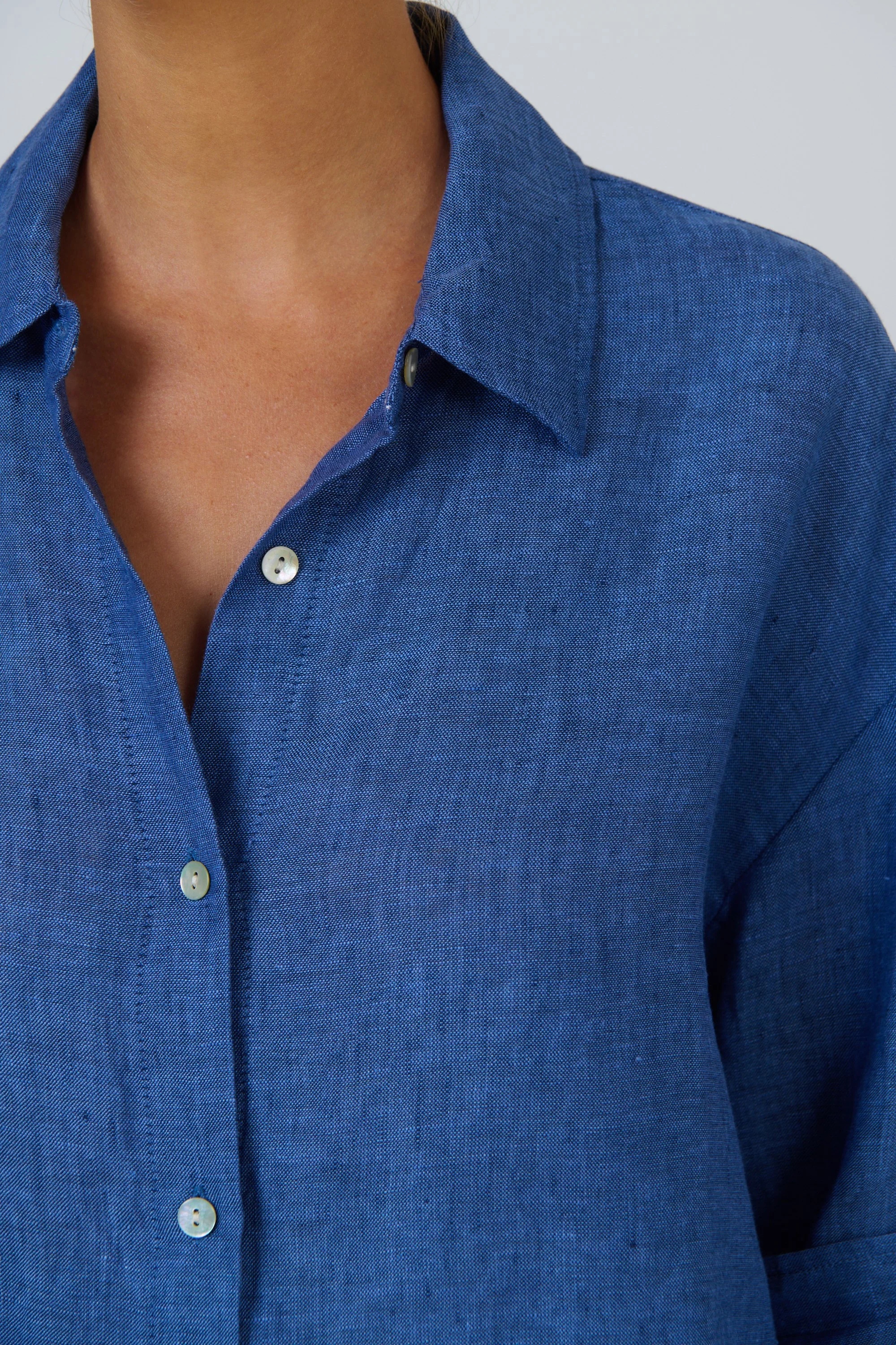 Enveloppe-Boyfriend-Linen-Shirt-ENVL-157-Indigo-CottonWool (1).jpg